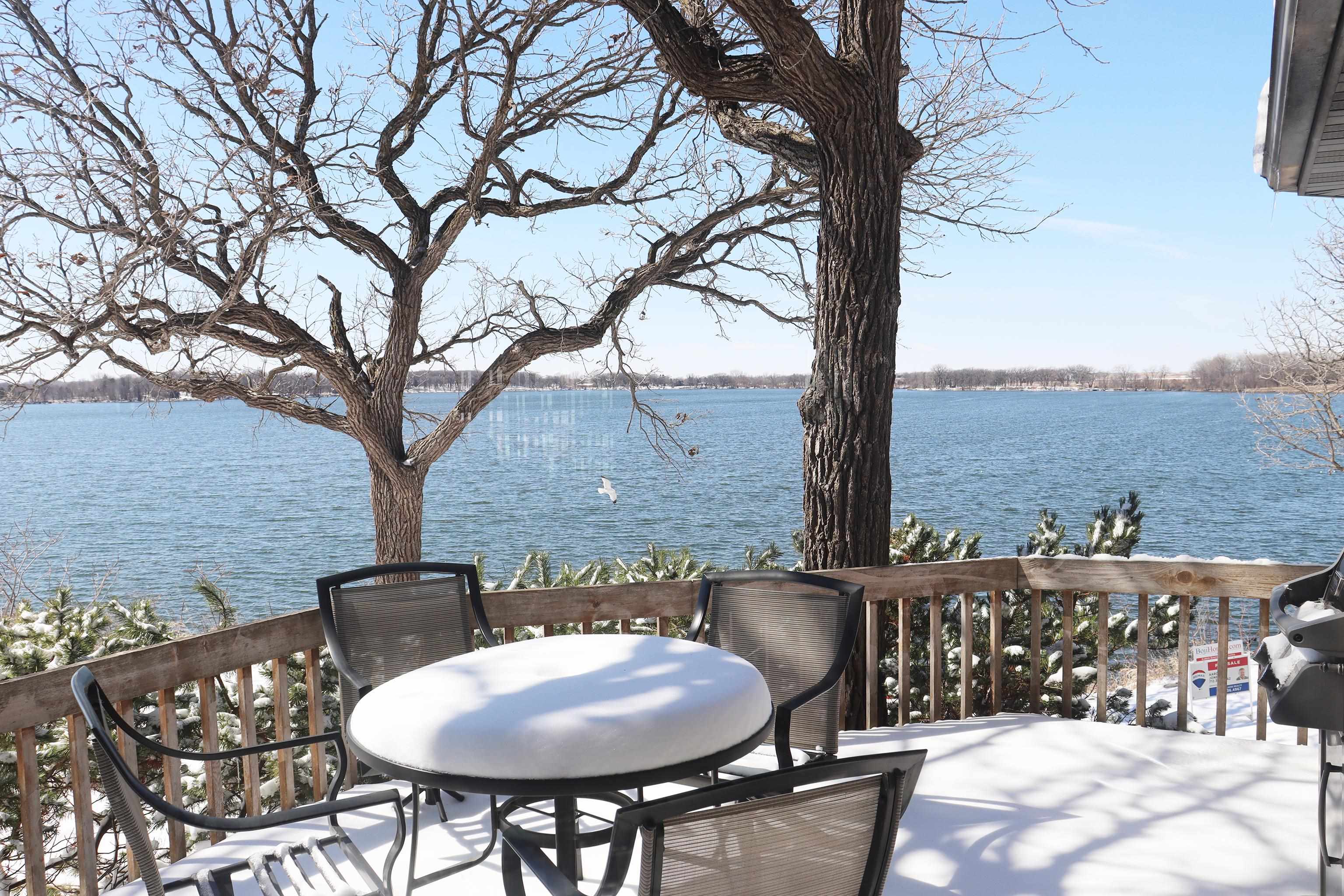RESIDENTIAL for Sale at Center Lake
