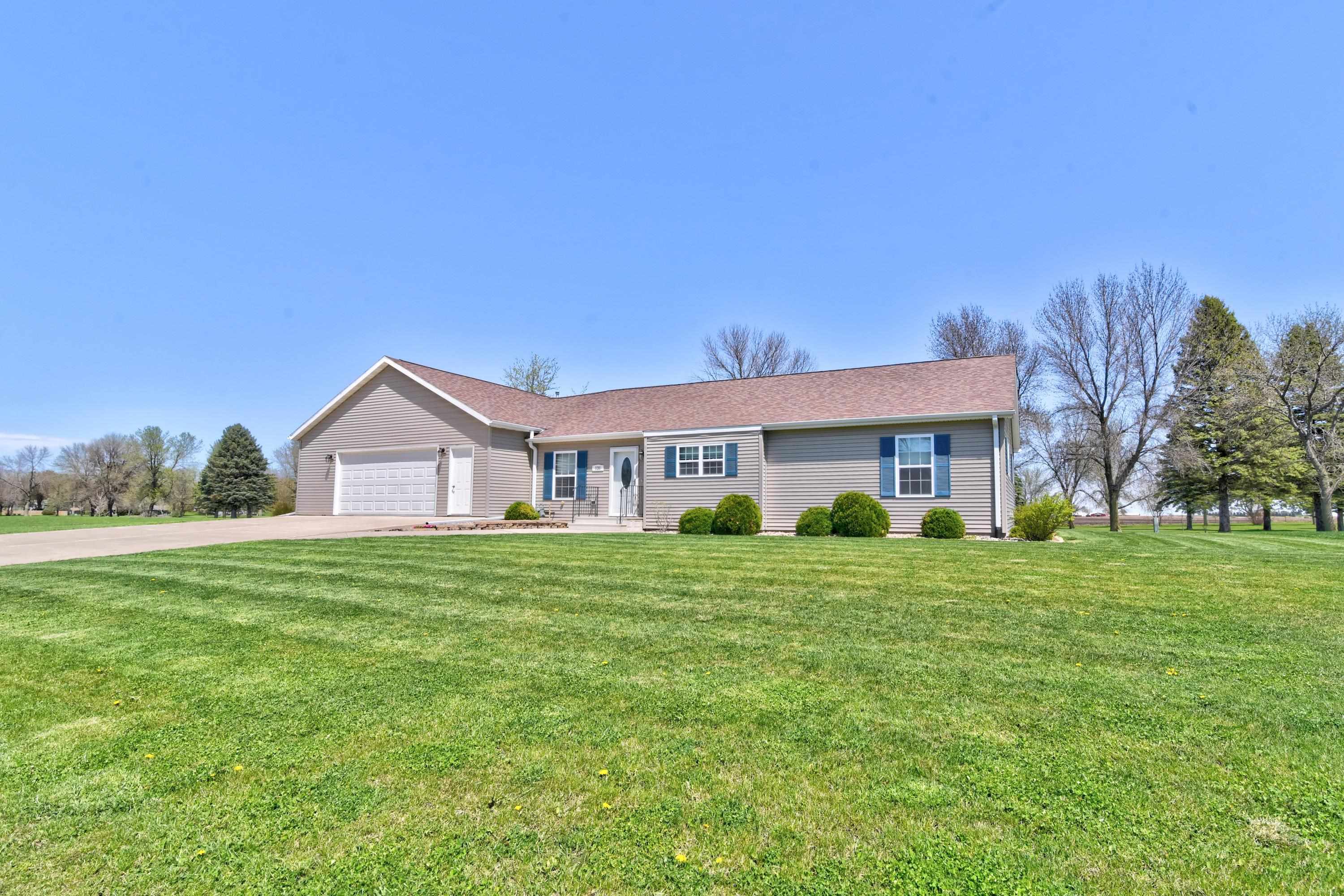 136 Golf Course Drive, Armstrong, IA 50514 