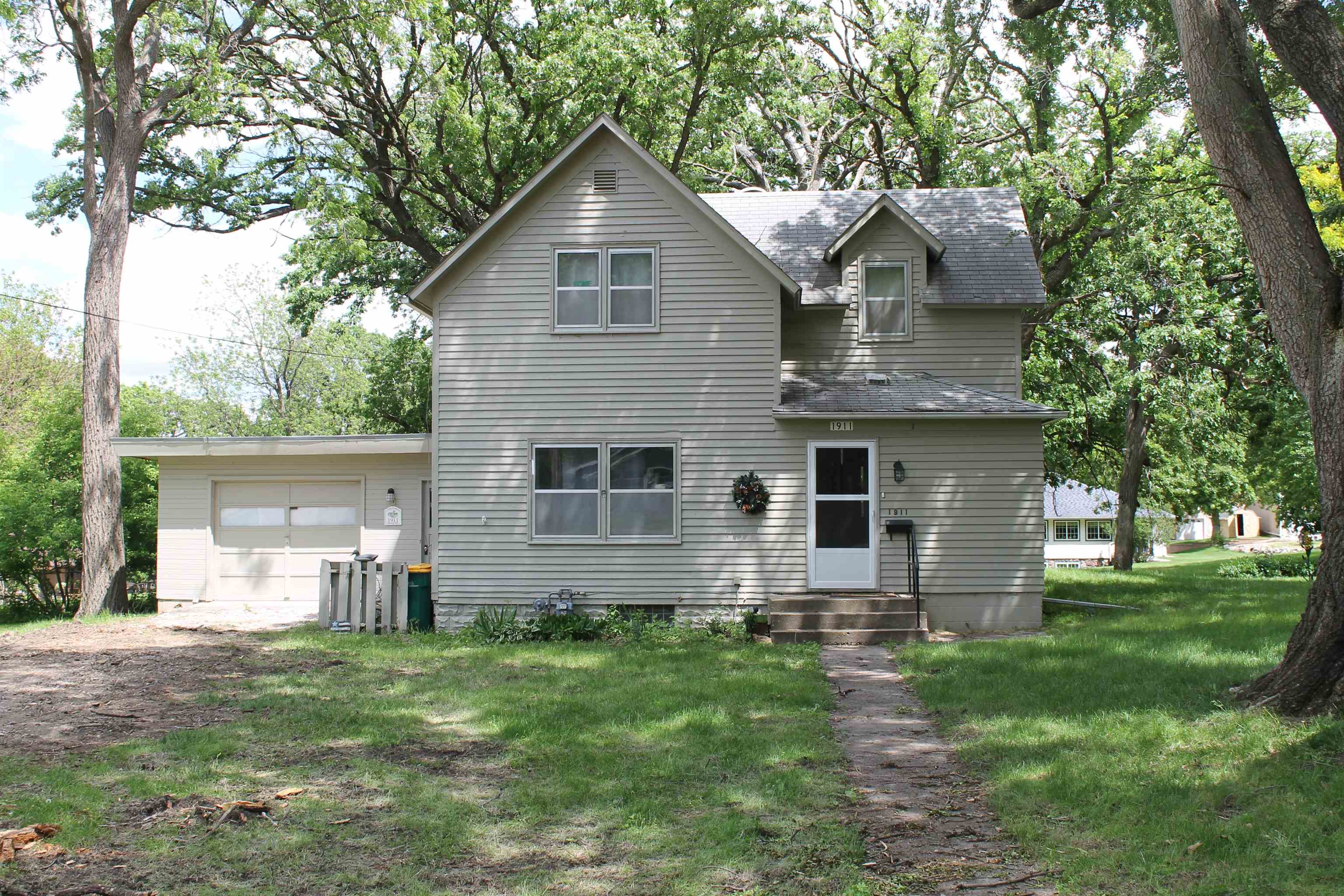 1911 Boston Avenue, Spirit Lake, IA 51360 