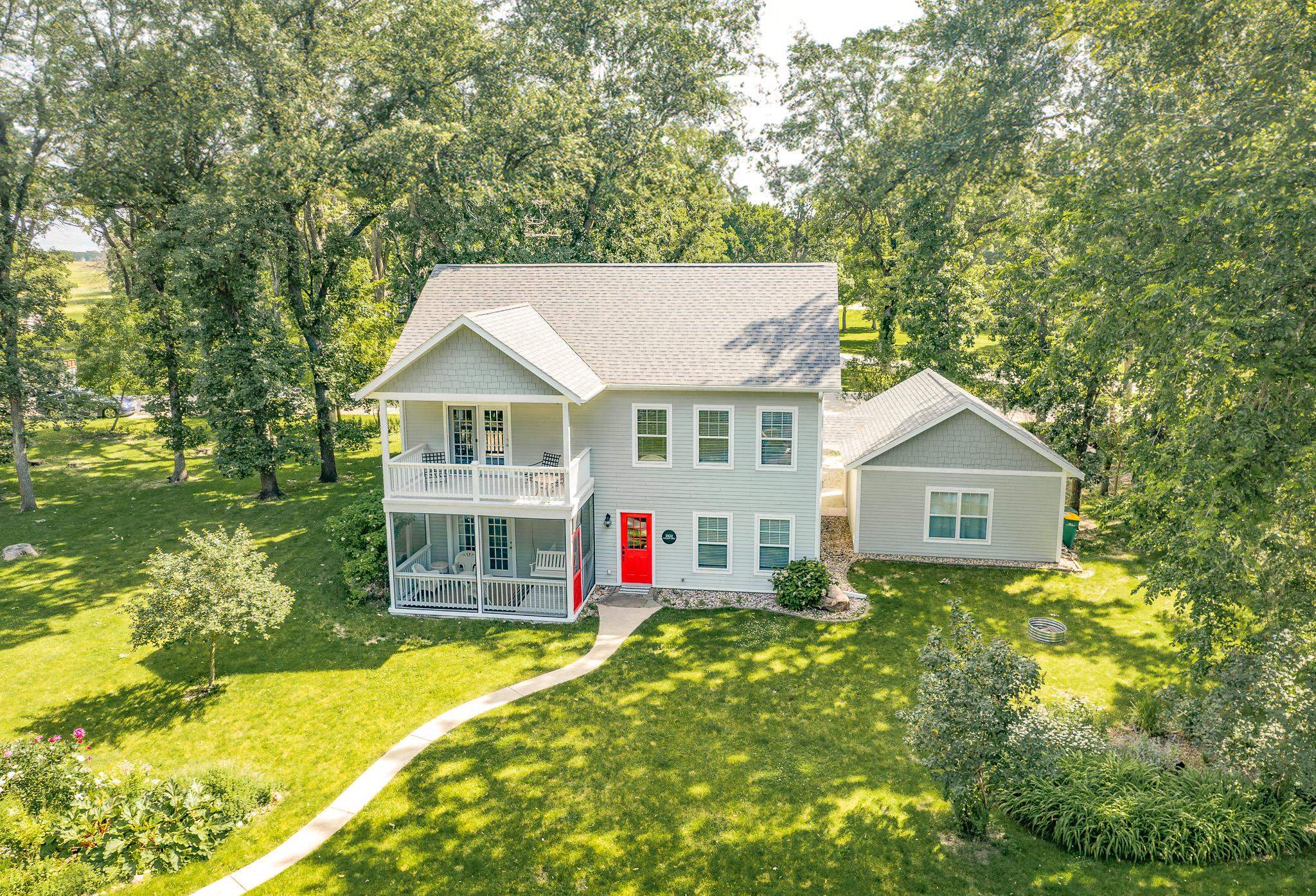 2102 Holliday Way, Okoboji, IA 51355 