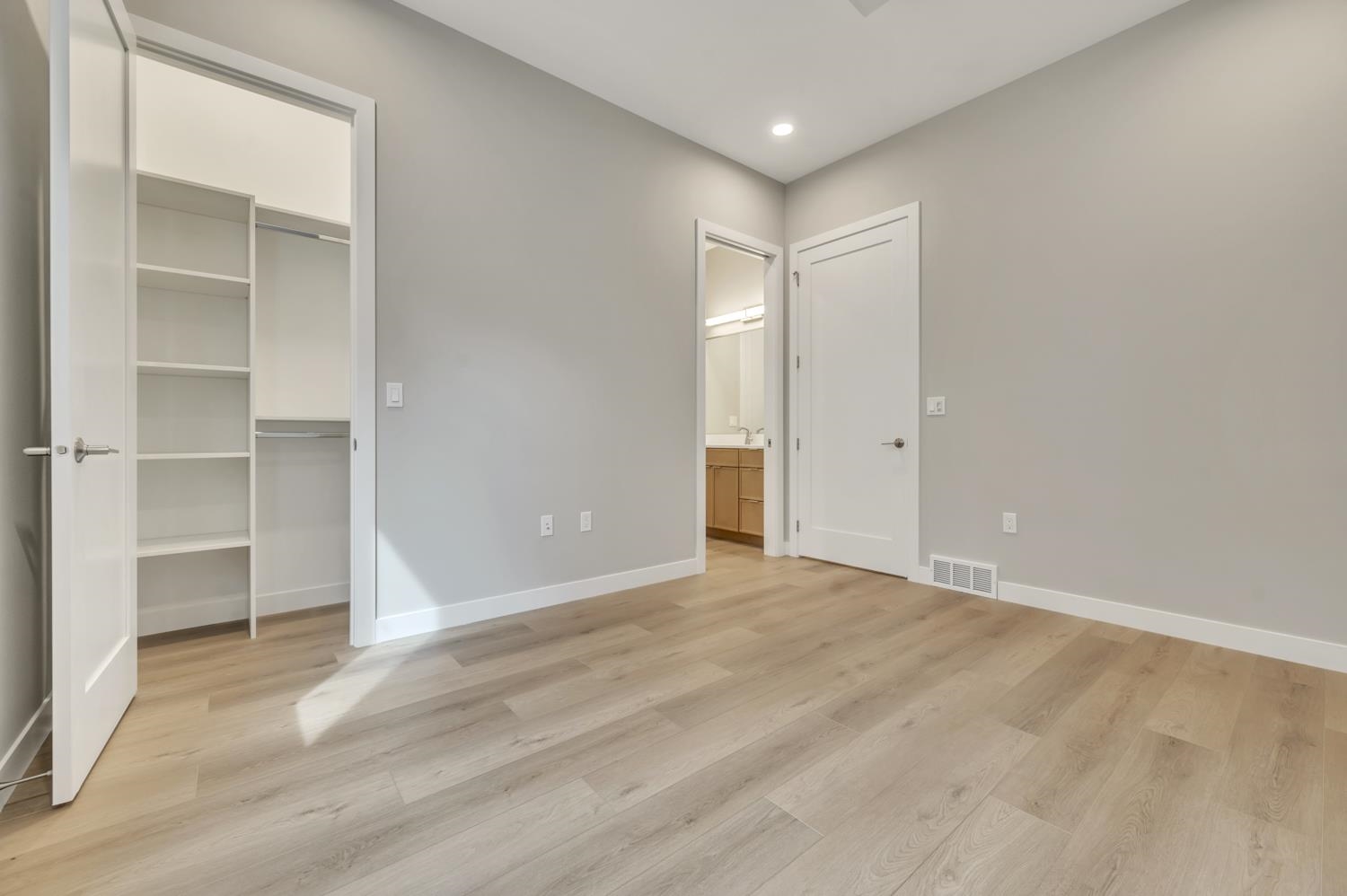 MLS #240689