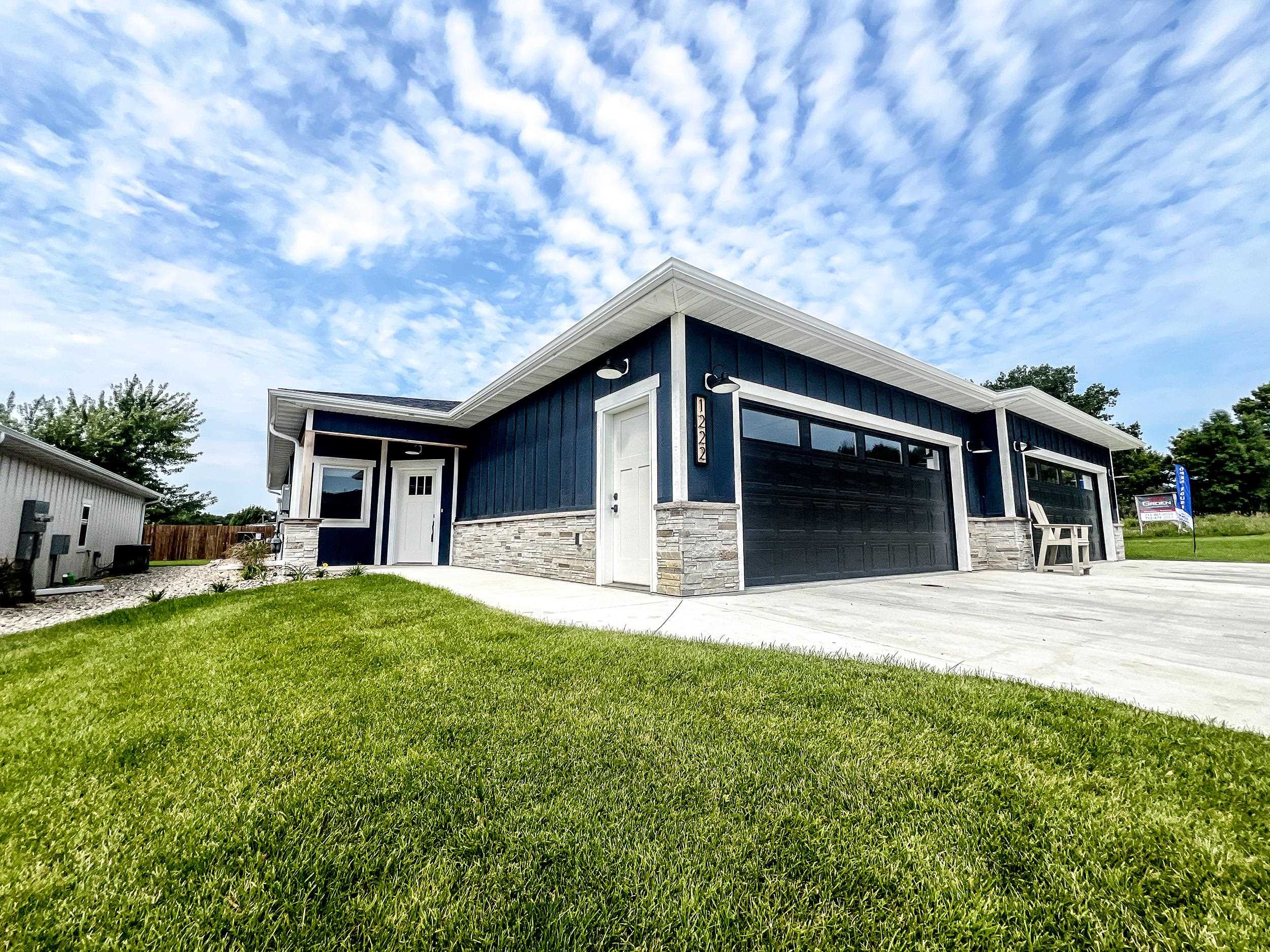1222 Lower Loop, Arnolds Park, IA 51331 