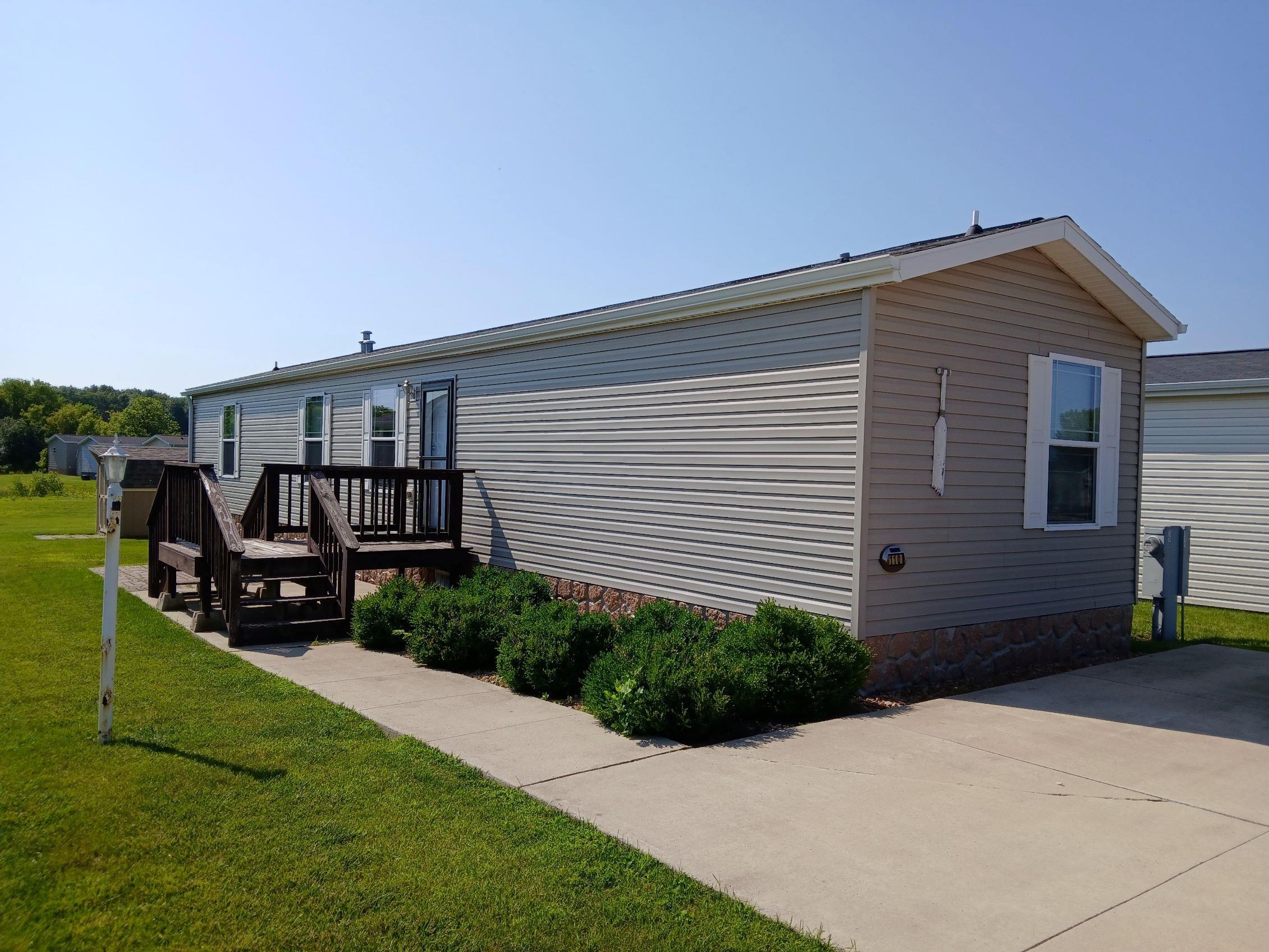 3200 Okoboji Ave #110, Milford, IA 51351 