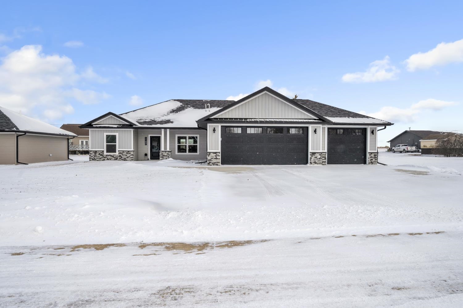 1197 Clayton St, Lake Park, IA 51347 
