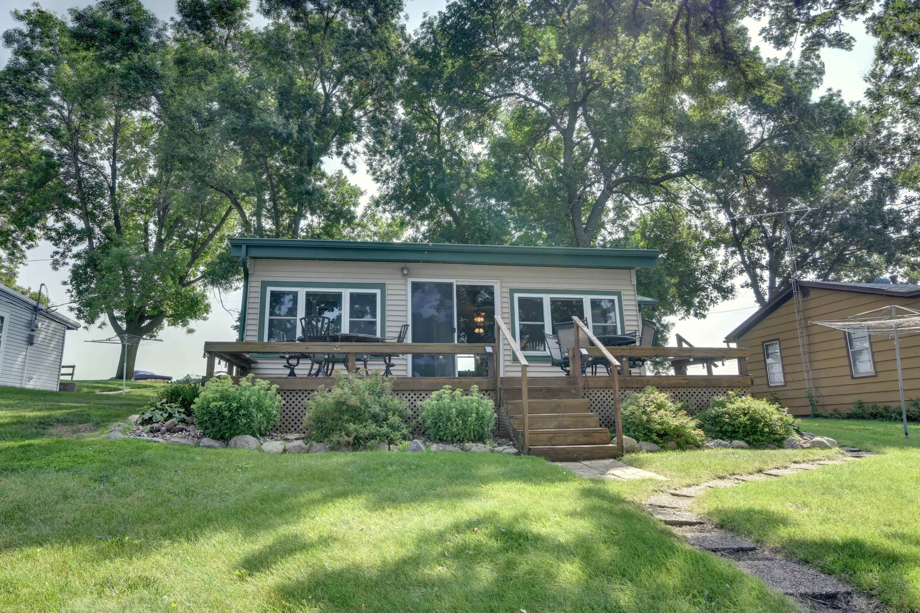 10615 Crowley Avenue, Spirit Lake, IA 51360 