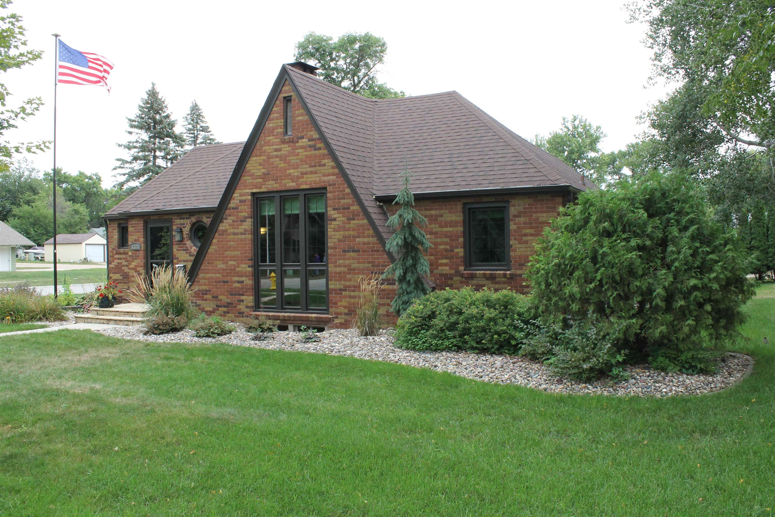 1120 4th Avenue, Spencer, IA 51301 
