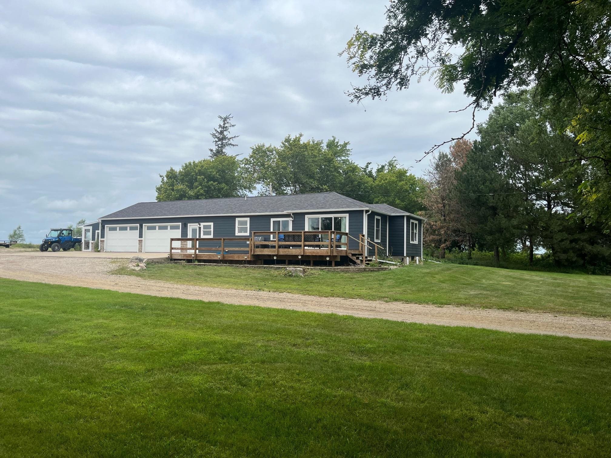1823 140th Avenue, Lake Park, IA 51347 