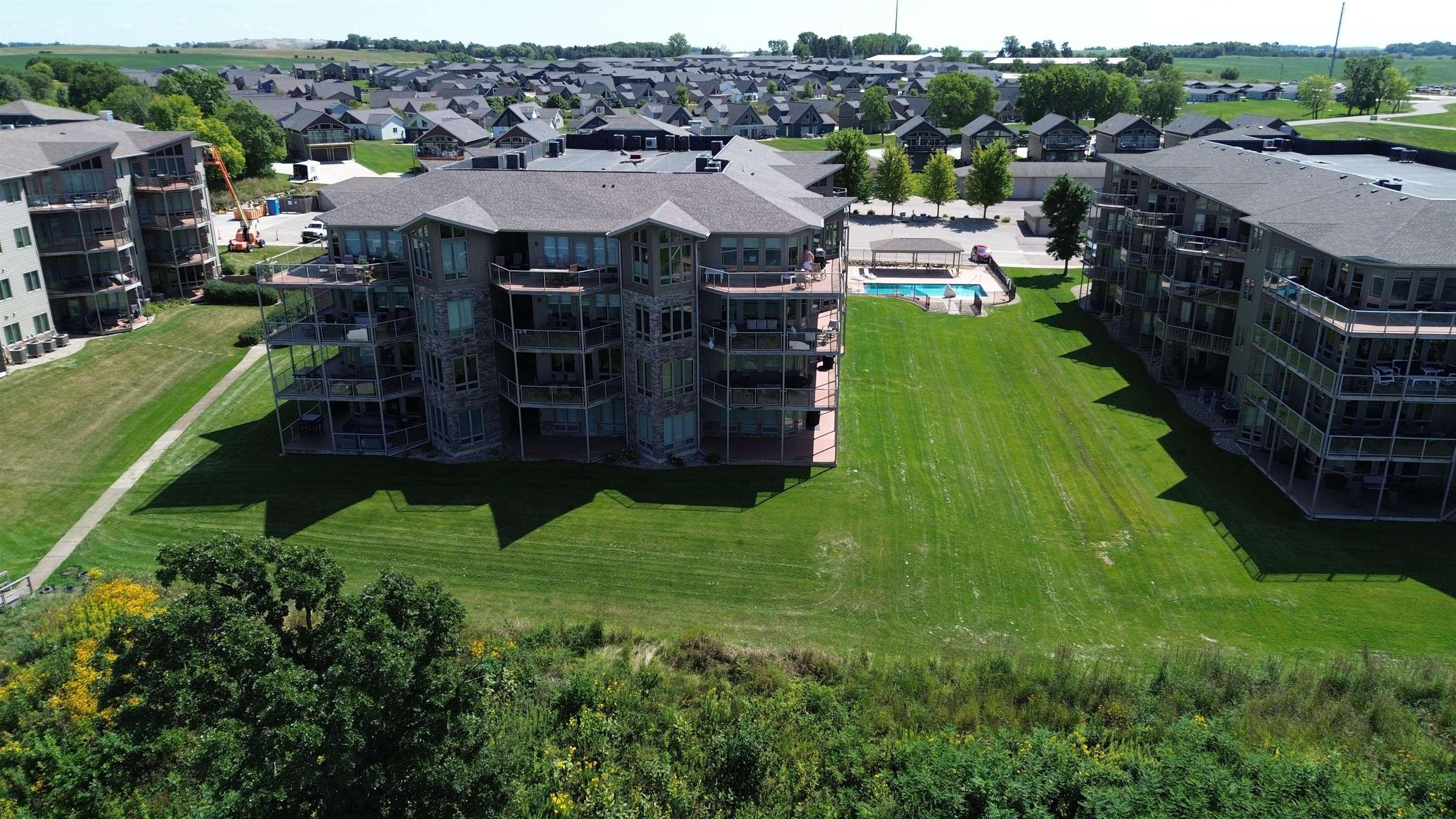 445 240Th Avenue #305, Arnolds Park, IA 51331 