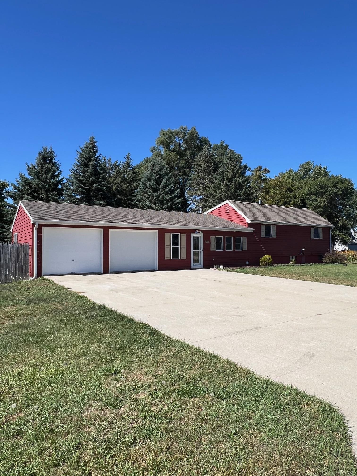 305 6th Street, Lake Park, IA 51347 