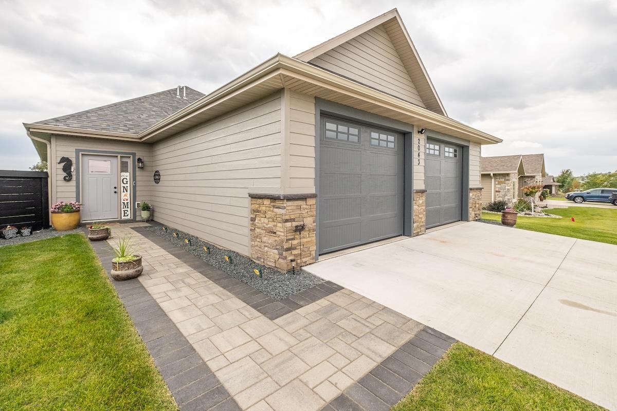 2043 35th Street, Spirit Lake, IA 51360 