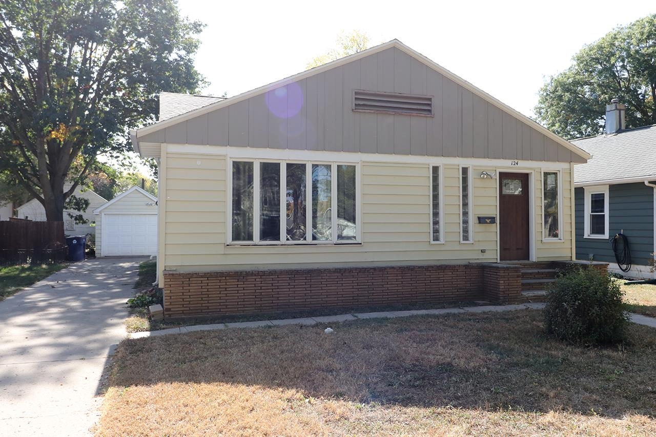 124 2nd Street, Spencer, IA 51301 