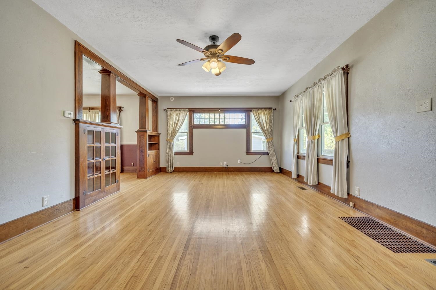 808 13th Street, Spirit Lake, IA 51360 