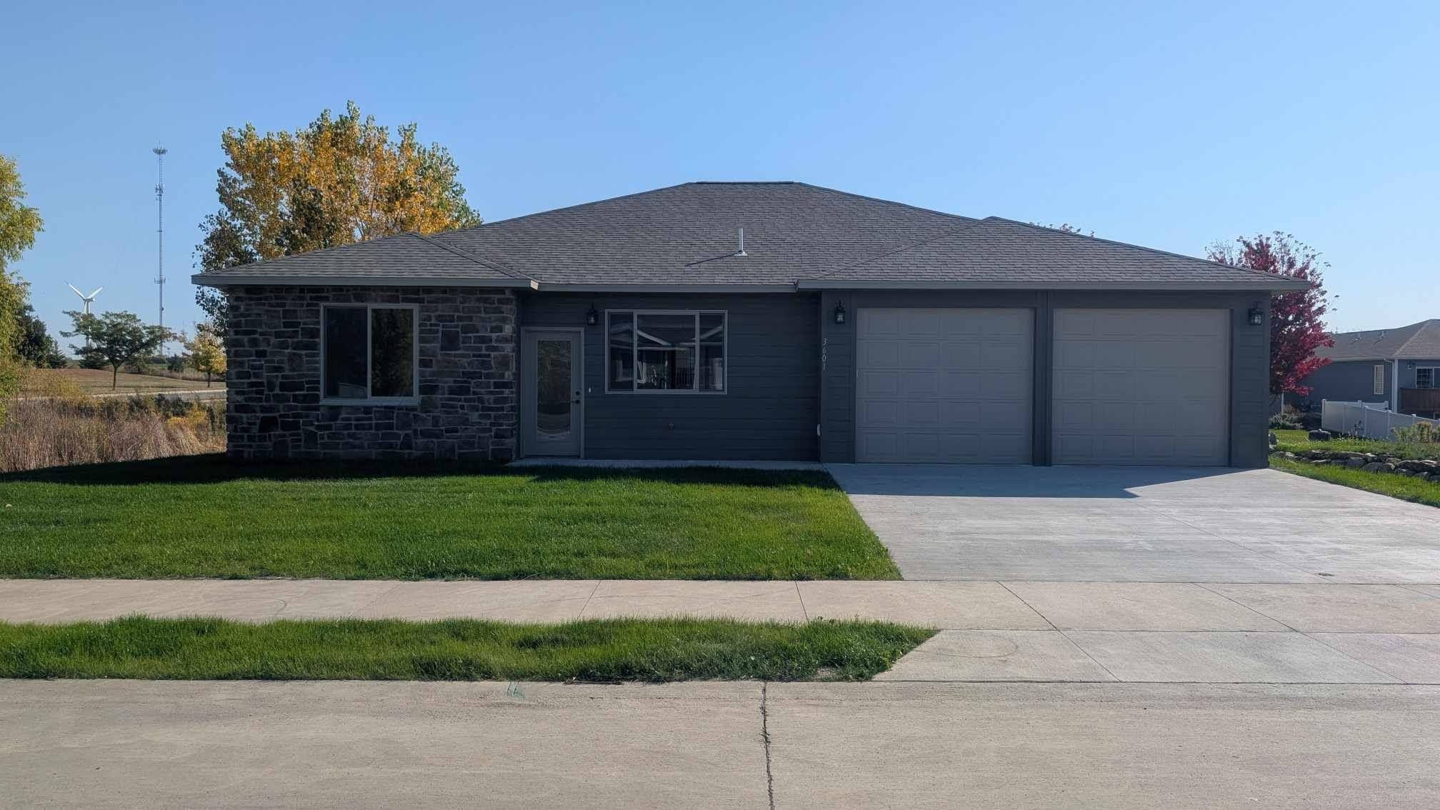 3601 King's Court, Spirit Lake, IA 51360 
