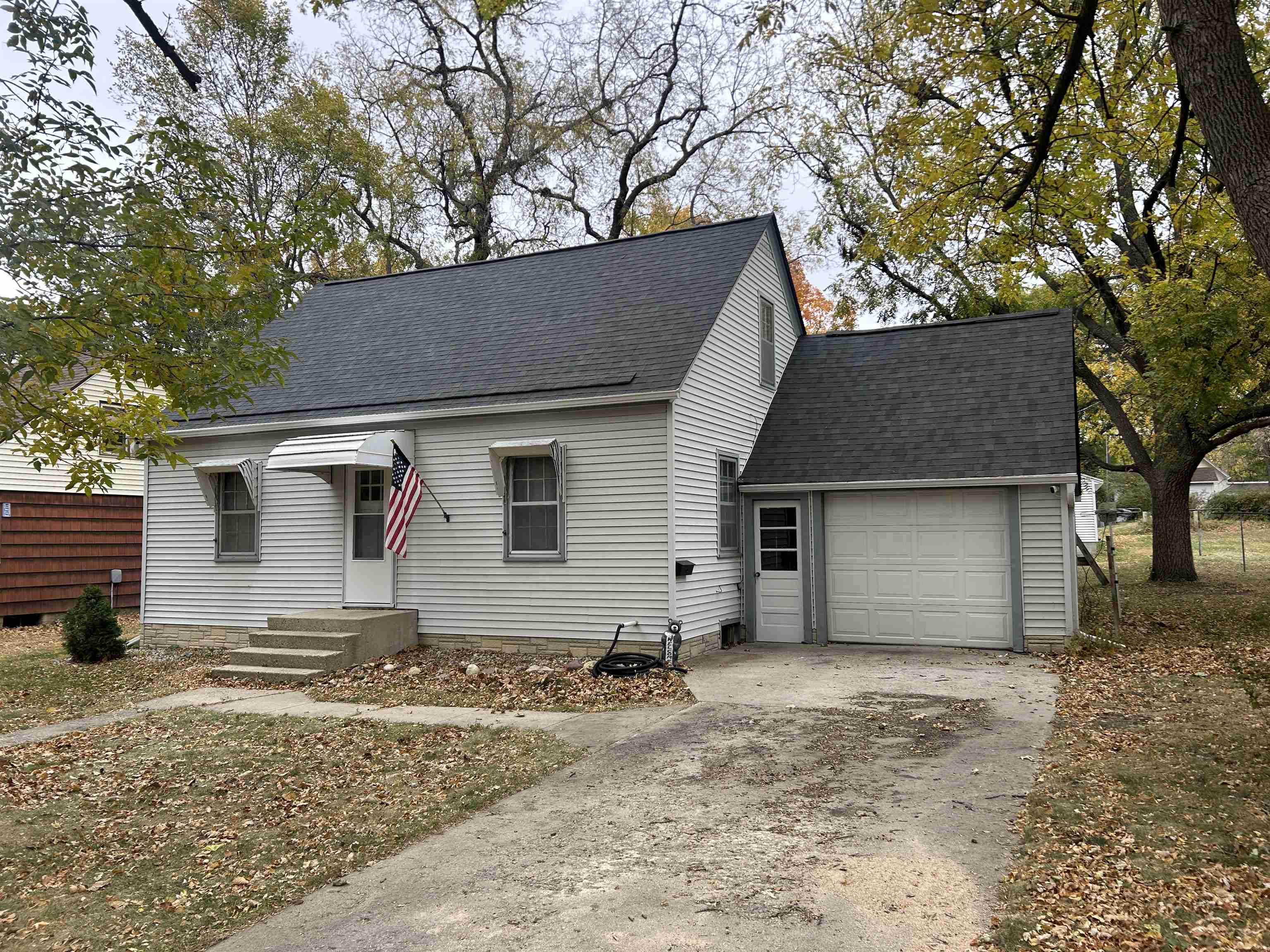 1907 Denver Avenue, Spirit Lake, IA 51360 