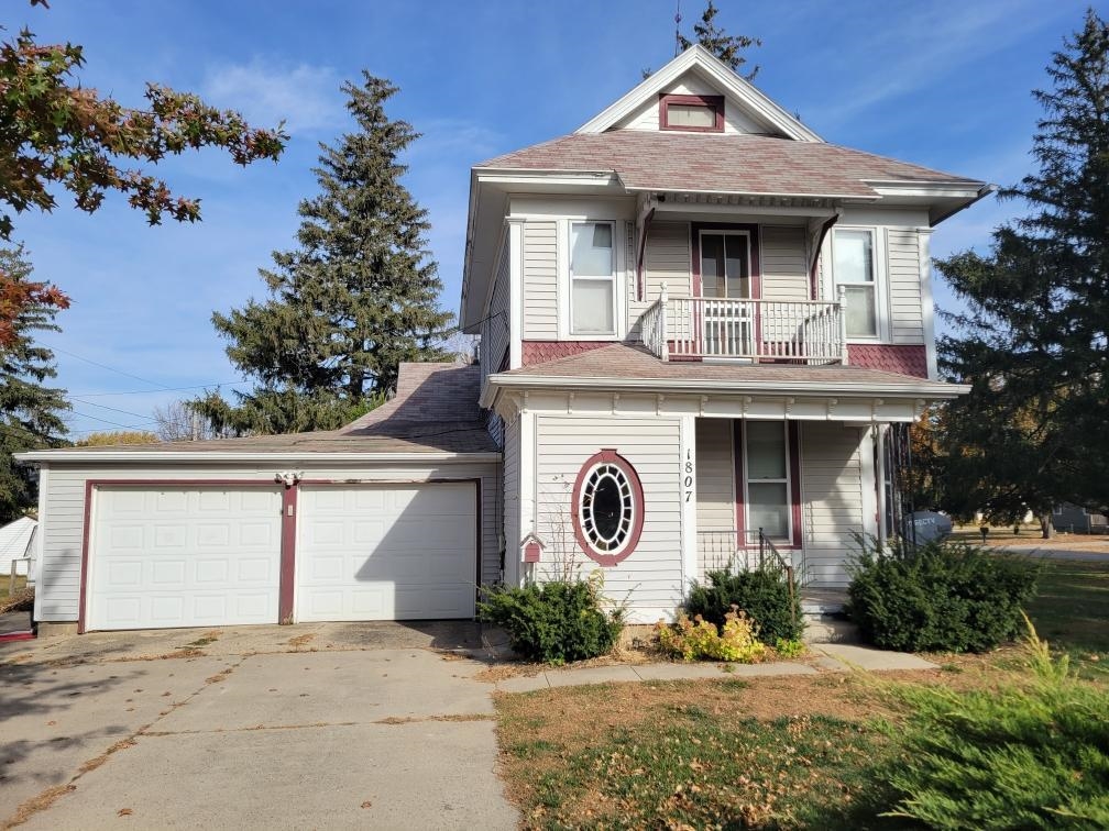 1807 Lake Street, Emmetsburg, IA 50536 