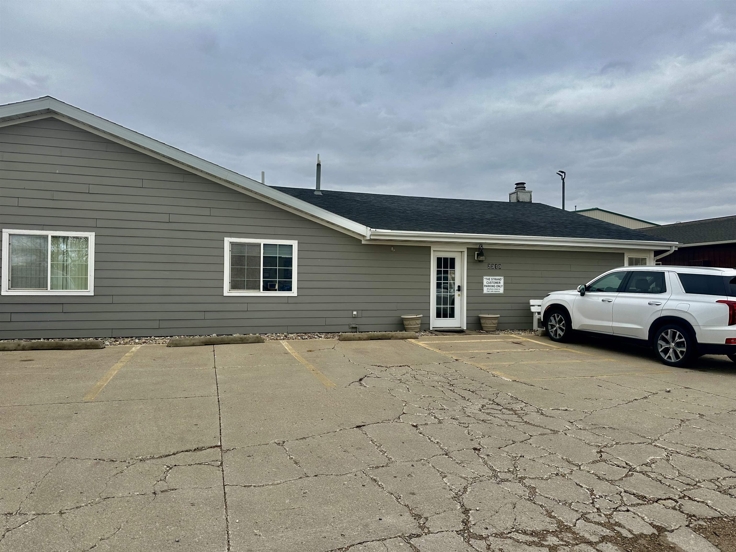 2310 22nd St, Spirit Lake, IA 51360 