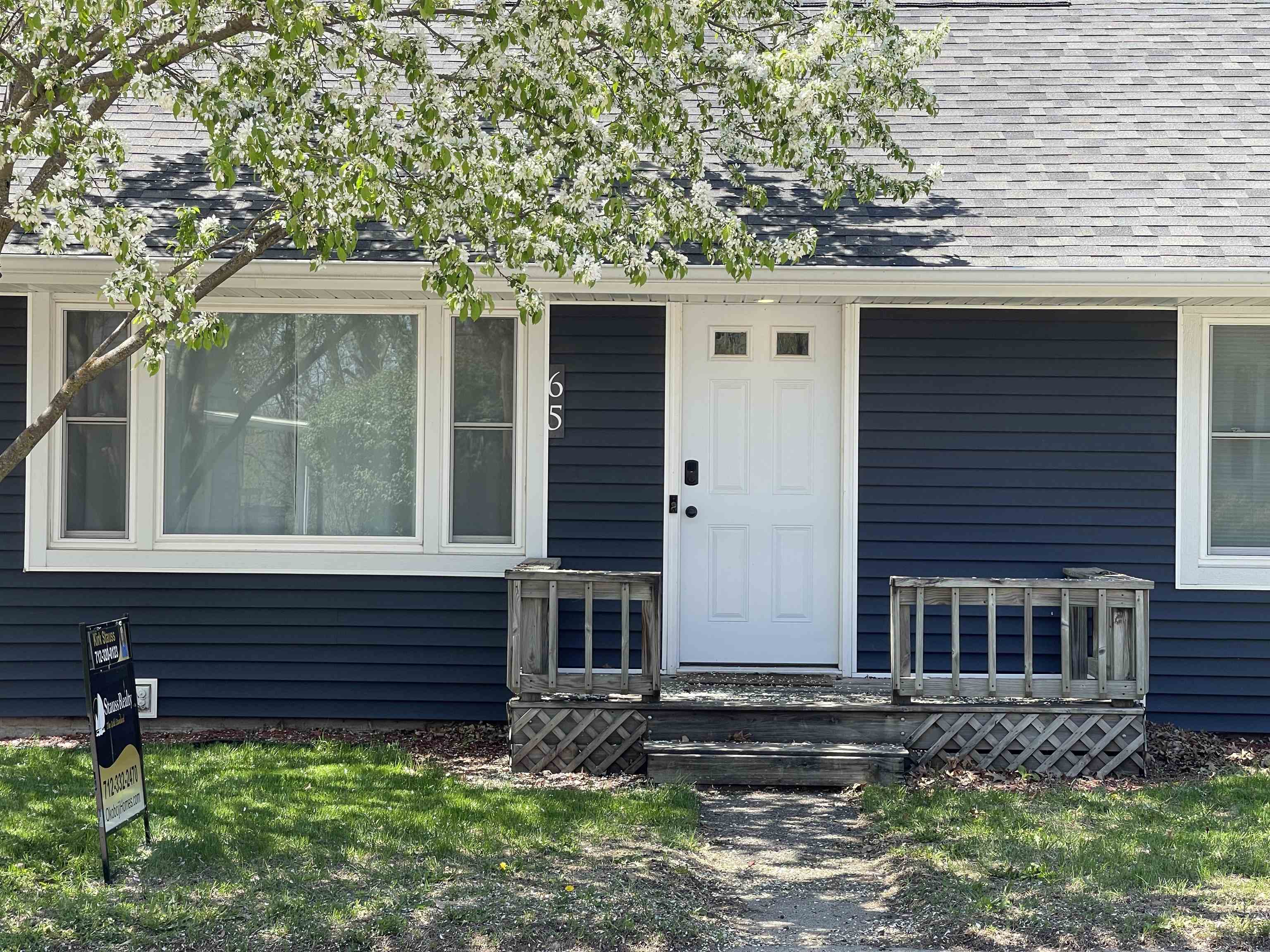 65 Iowa Street, Arnolds Park, IA 51331 