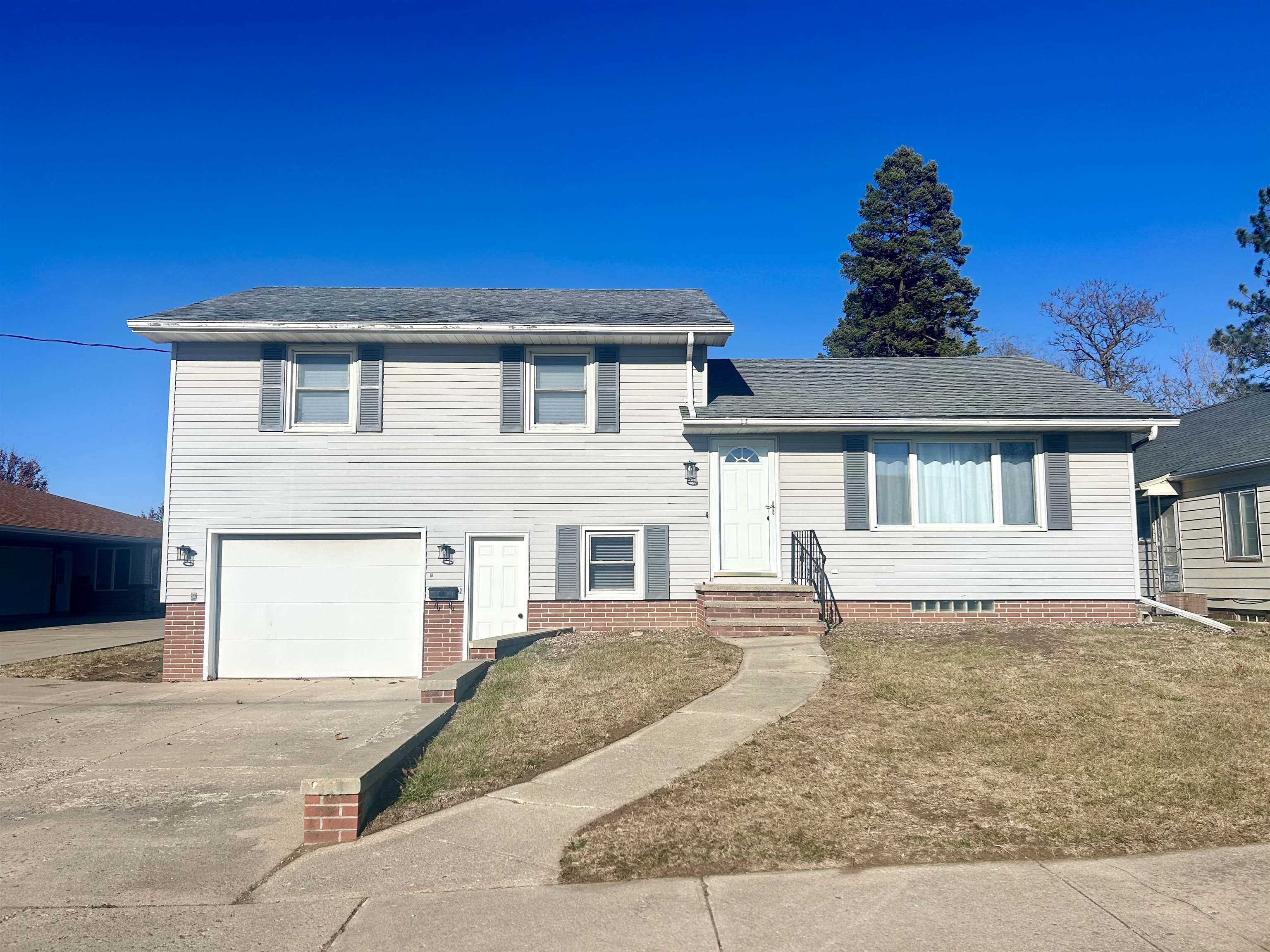 924 5th Place, Sibley, IA 51249 