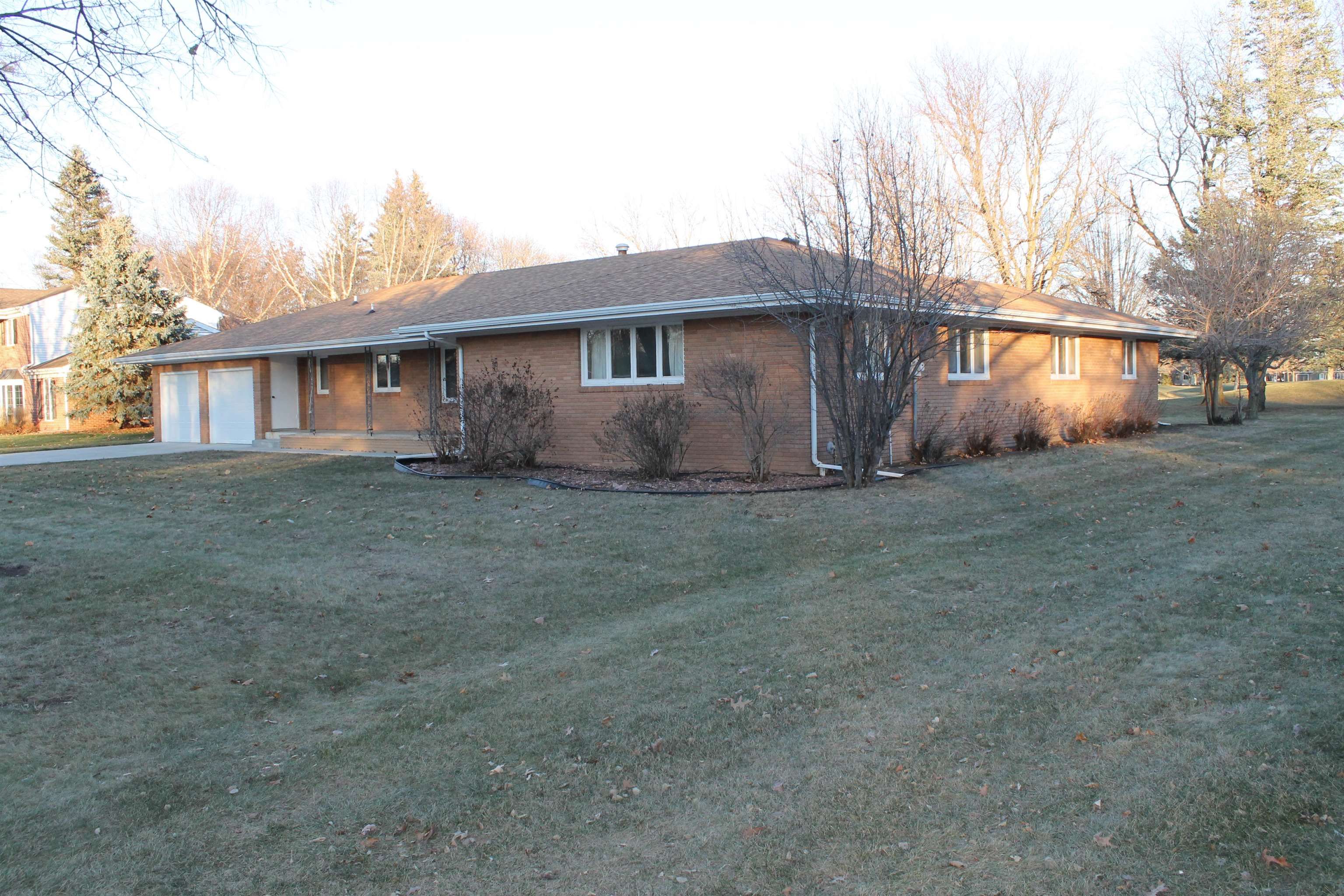 1302 Country Club Dr, Spencer, IA 51301 