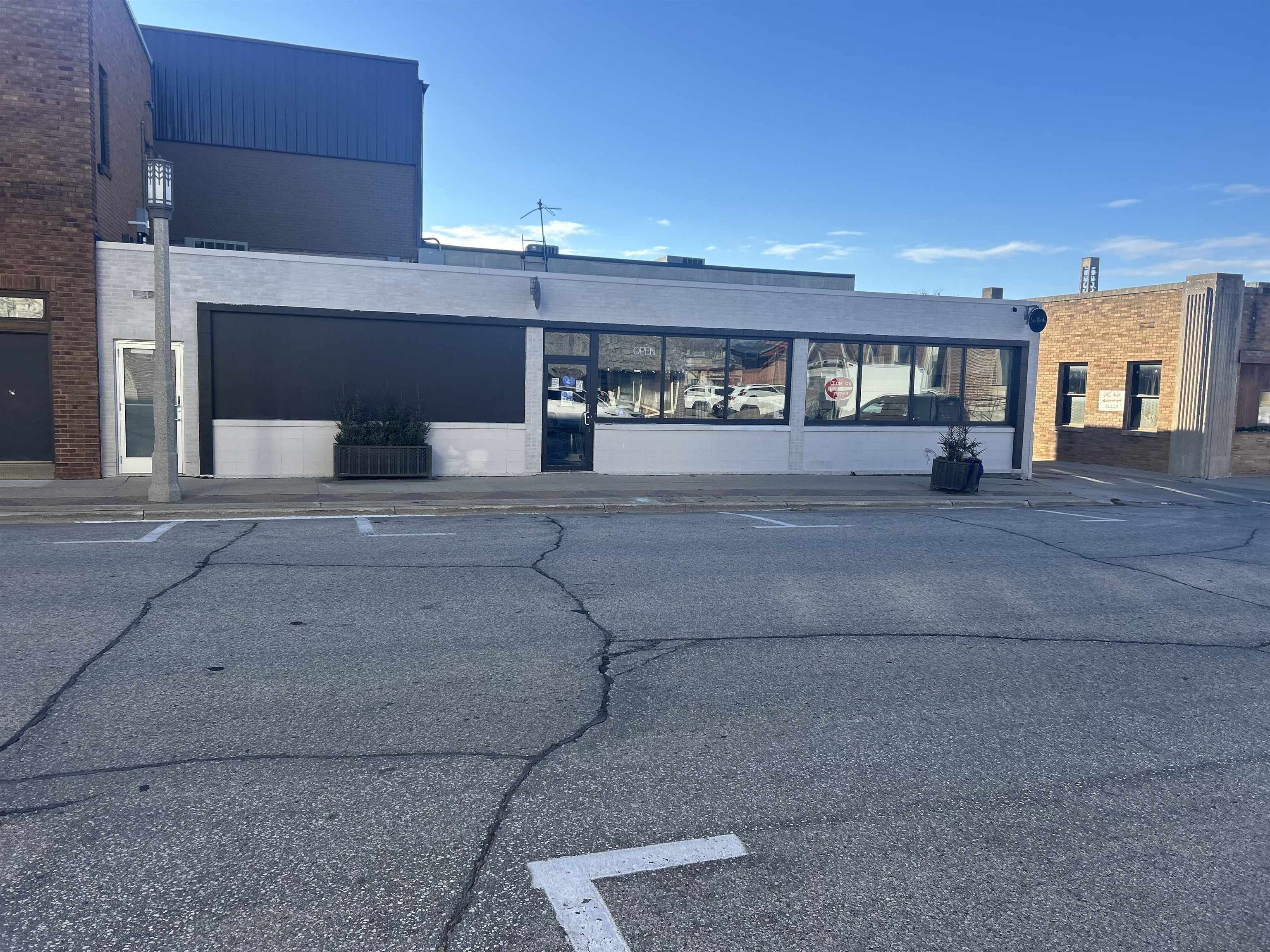 8 5th St, Spencer, IA 51301 