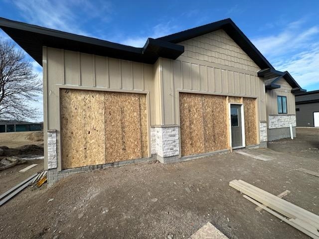 3209 Prairie Meadow Drive, Milford, IA 51351 