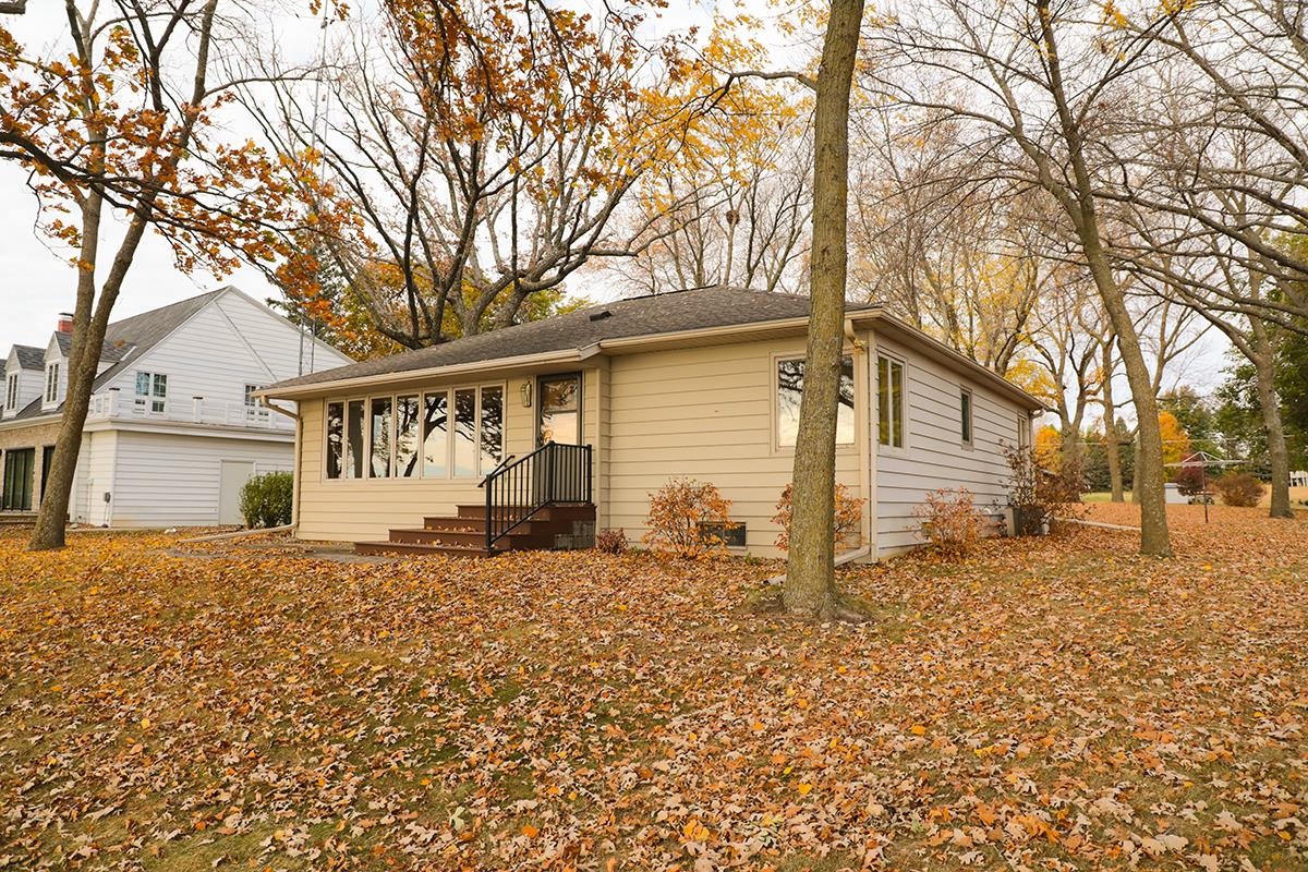 2204 Manhattan Boulevard, Wahpeton, IA 51351 