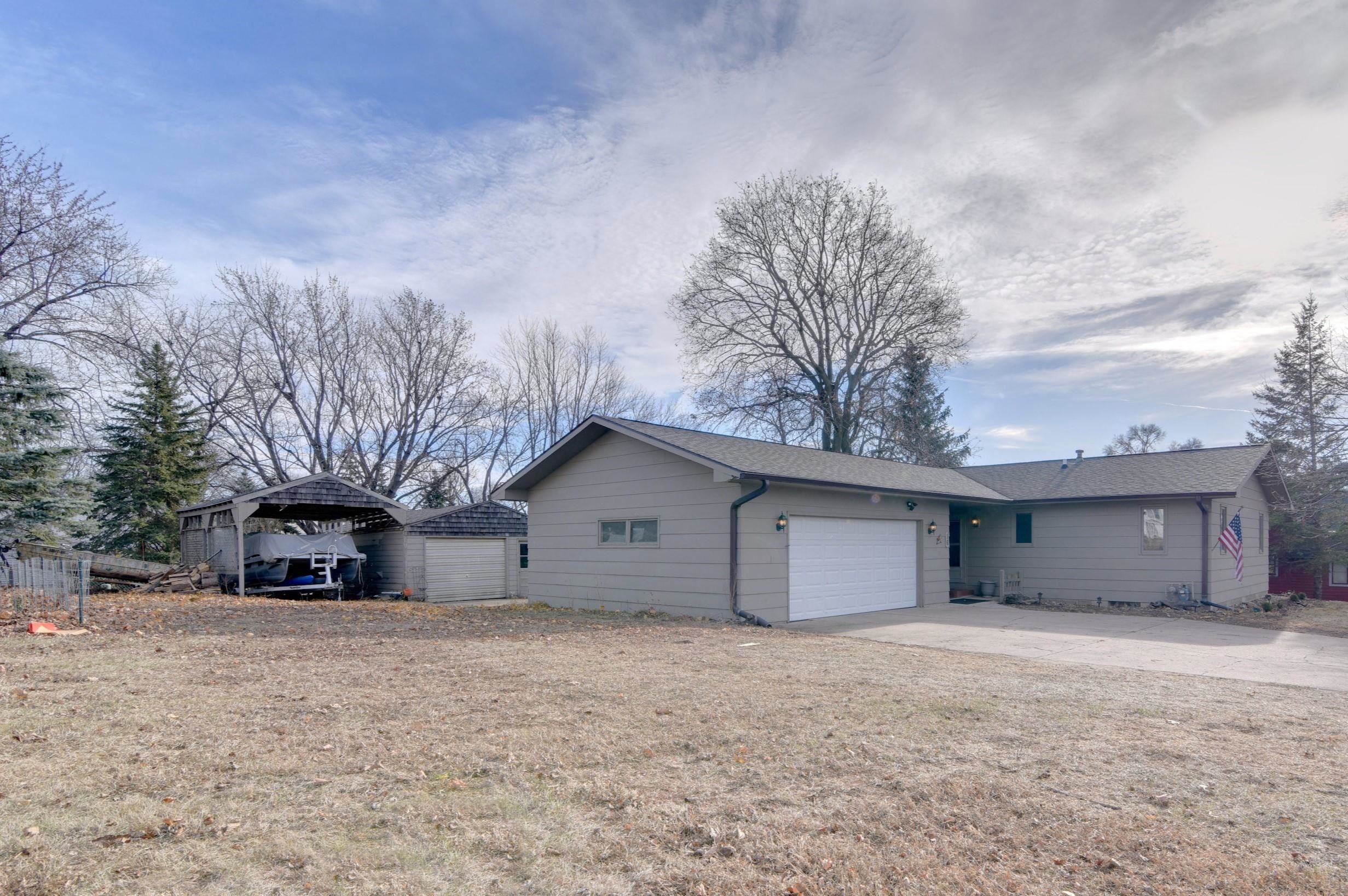 16 and 20 13th Street, Estherville, IA 51334 