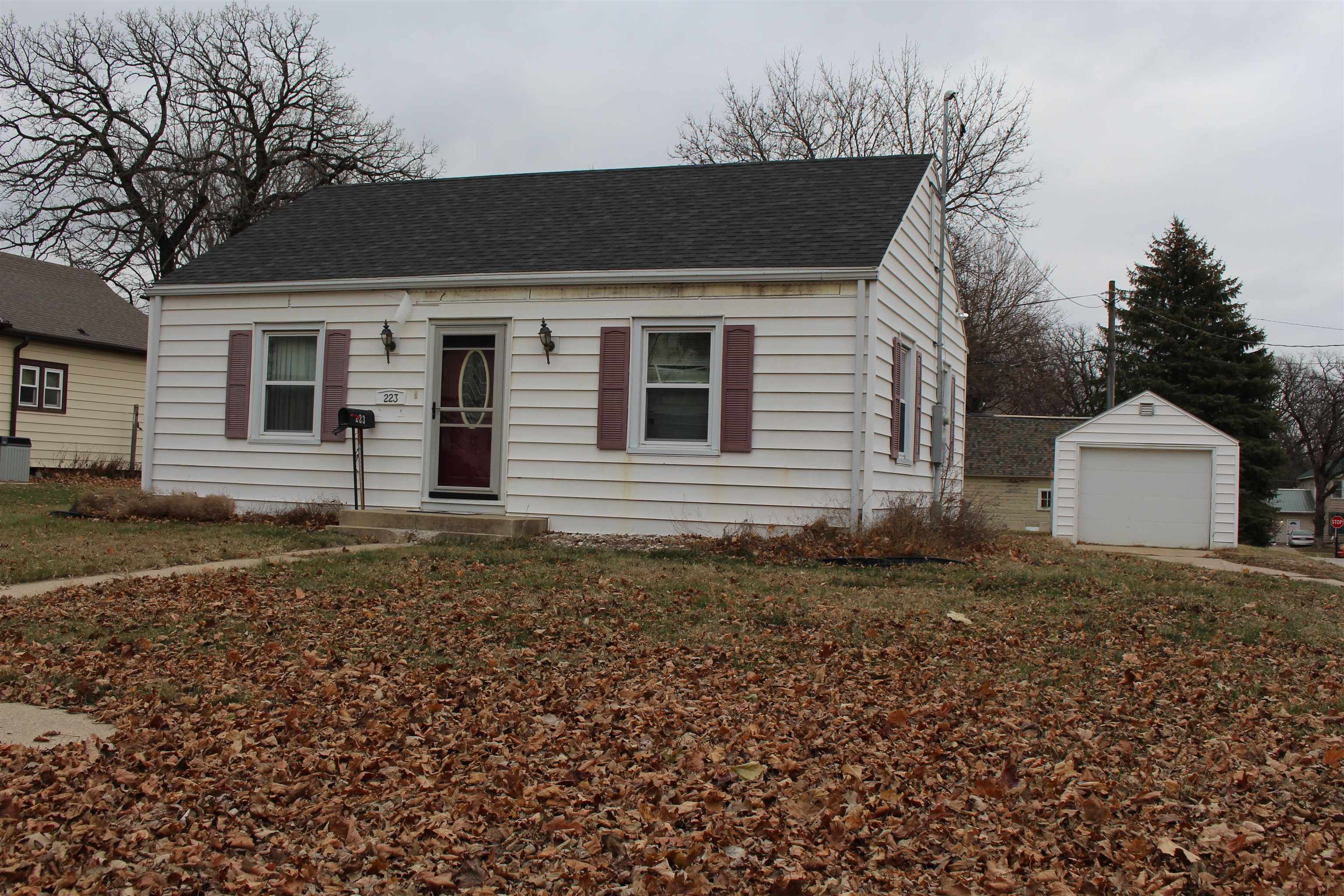 223 12 Street, Sac City, IA 50583 