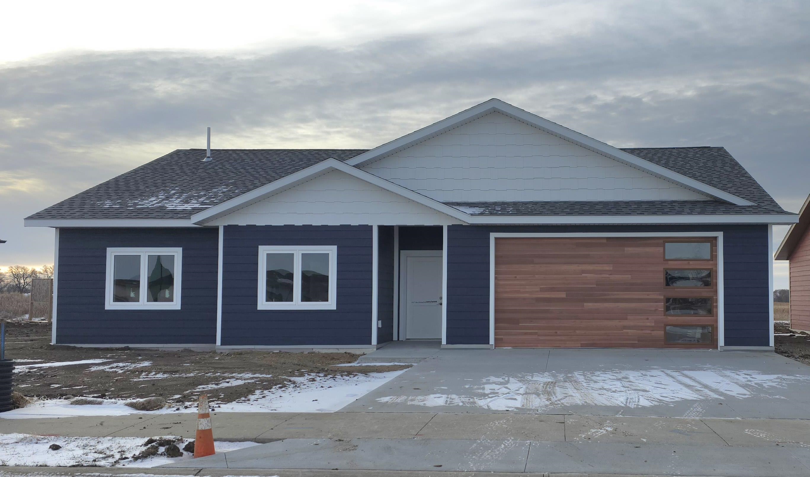 1401 38th Street, Spirit Lake, IA 51360 