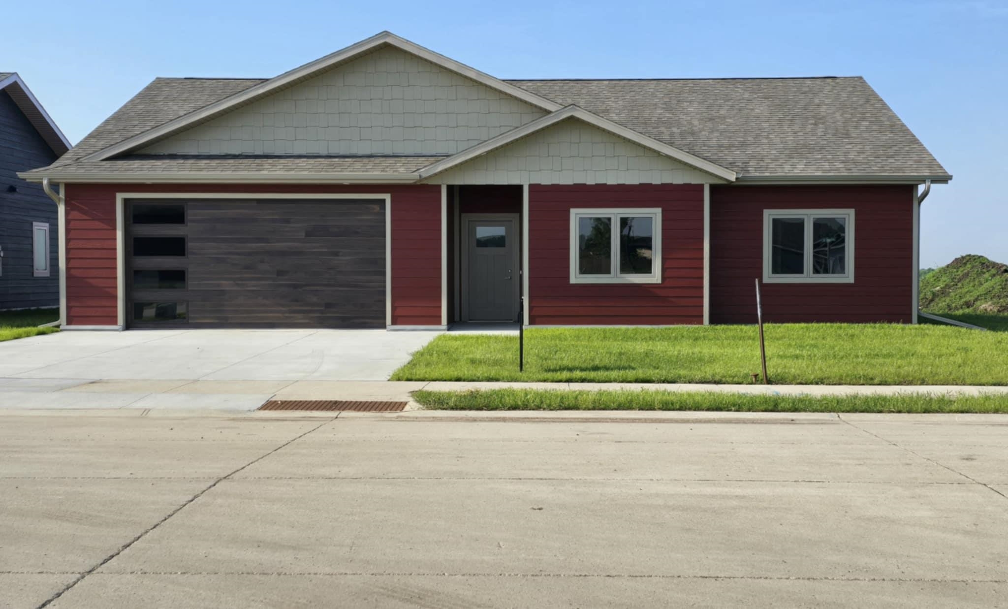 1405 38th Street, Spirit Lake, IA 51360 