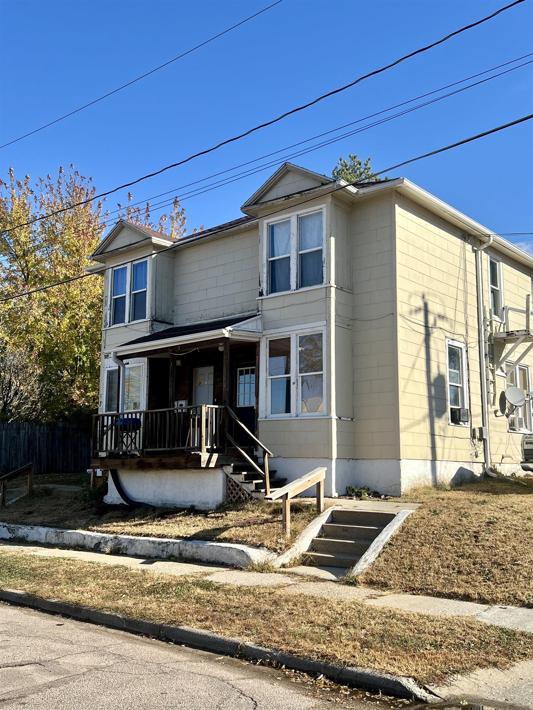 2116 SAINT MARYS ST, Sioux City, IA 51106 