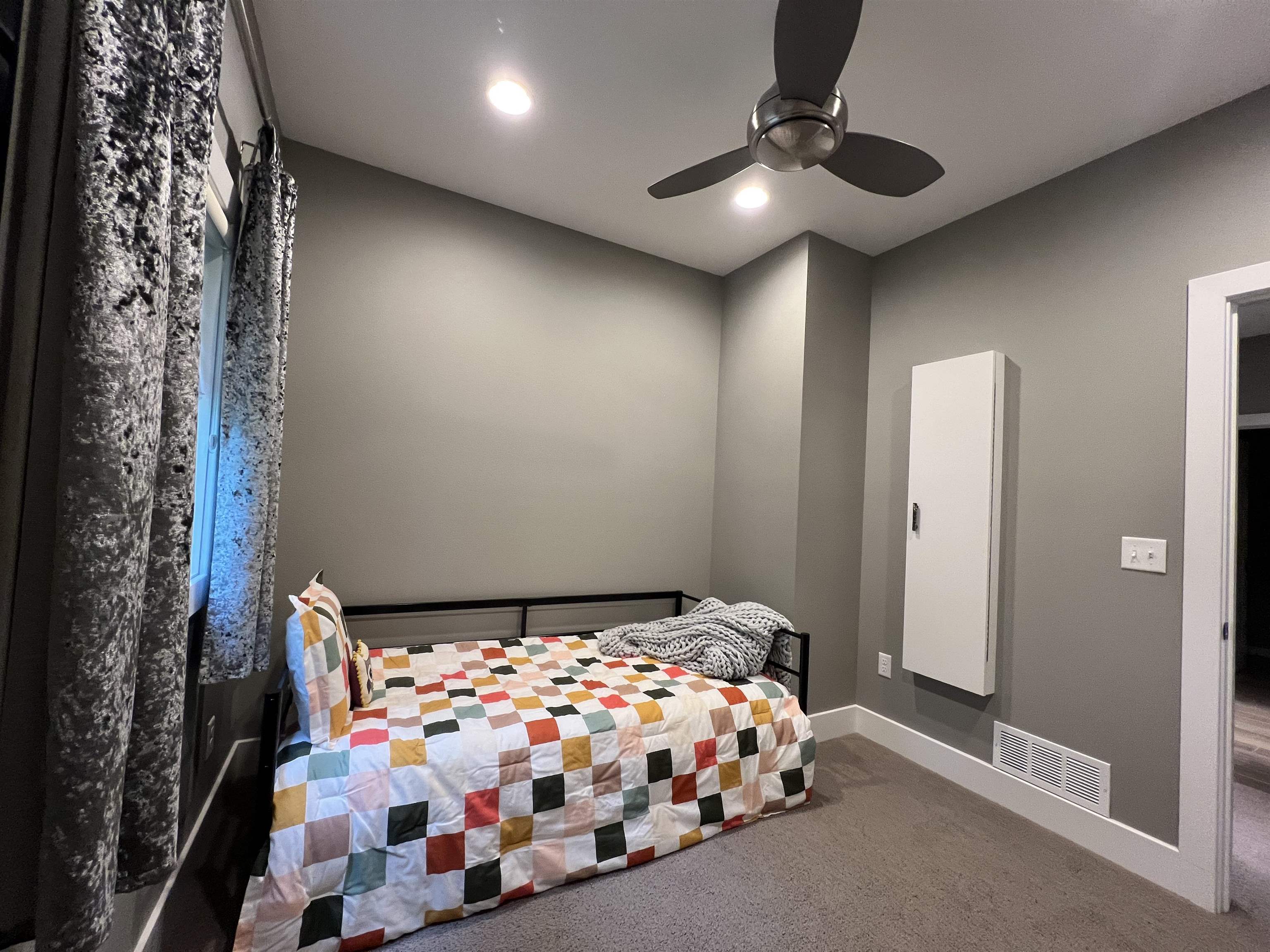 MLS #250038