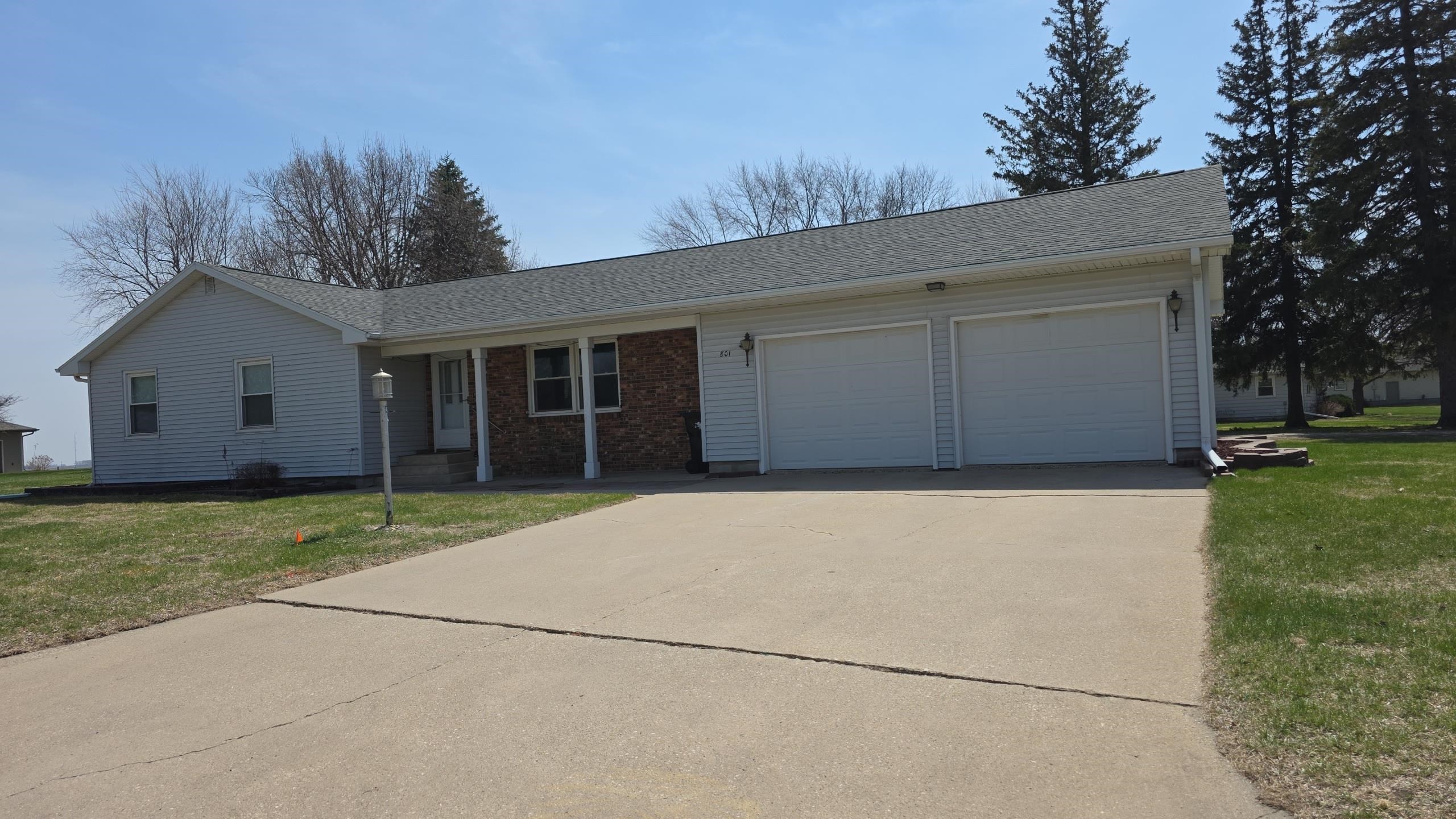 801 Maple Drive, Hartley, IA 51346 
