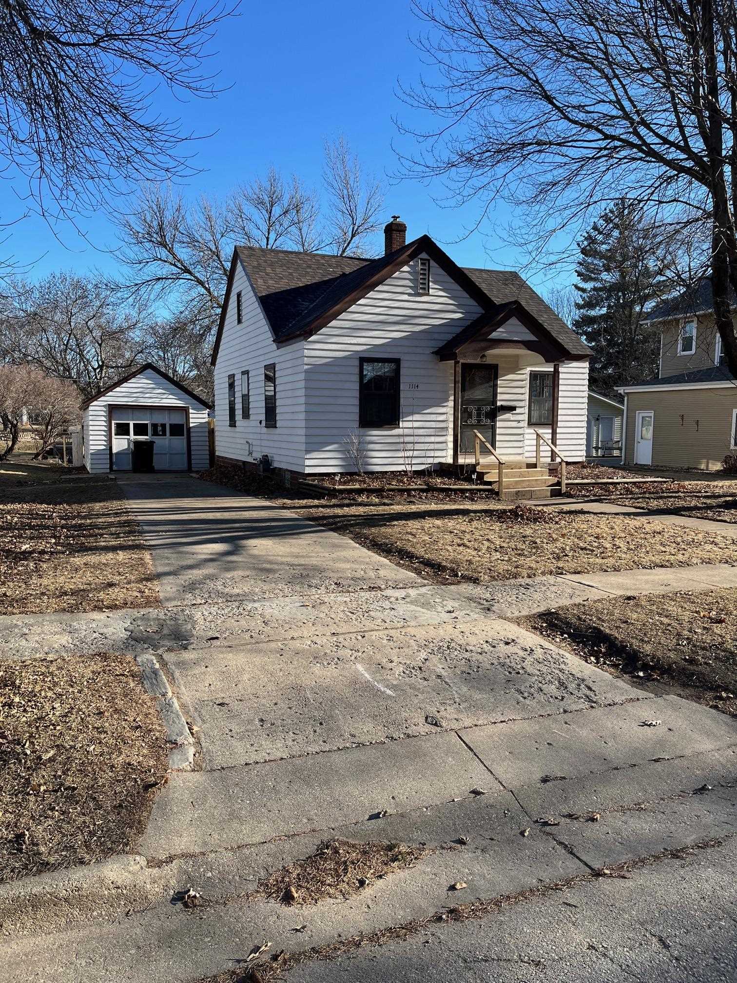1114 6th Street, Estherville, IA 51334 