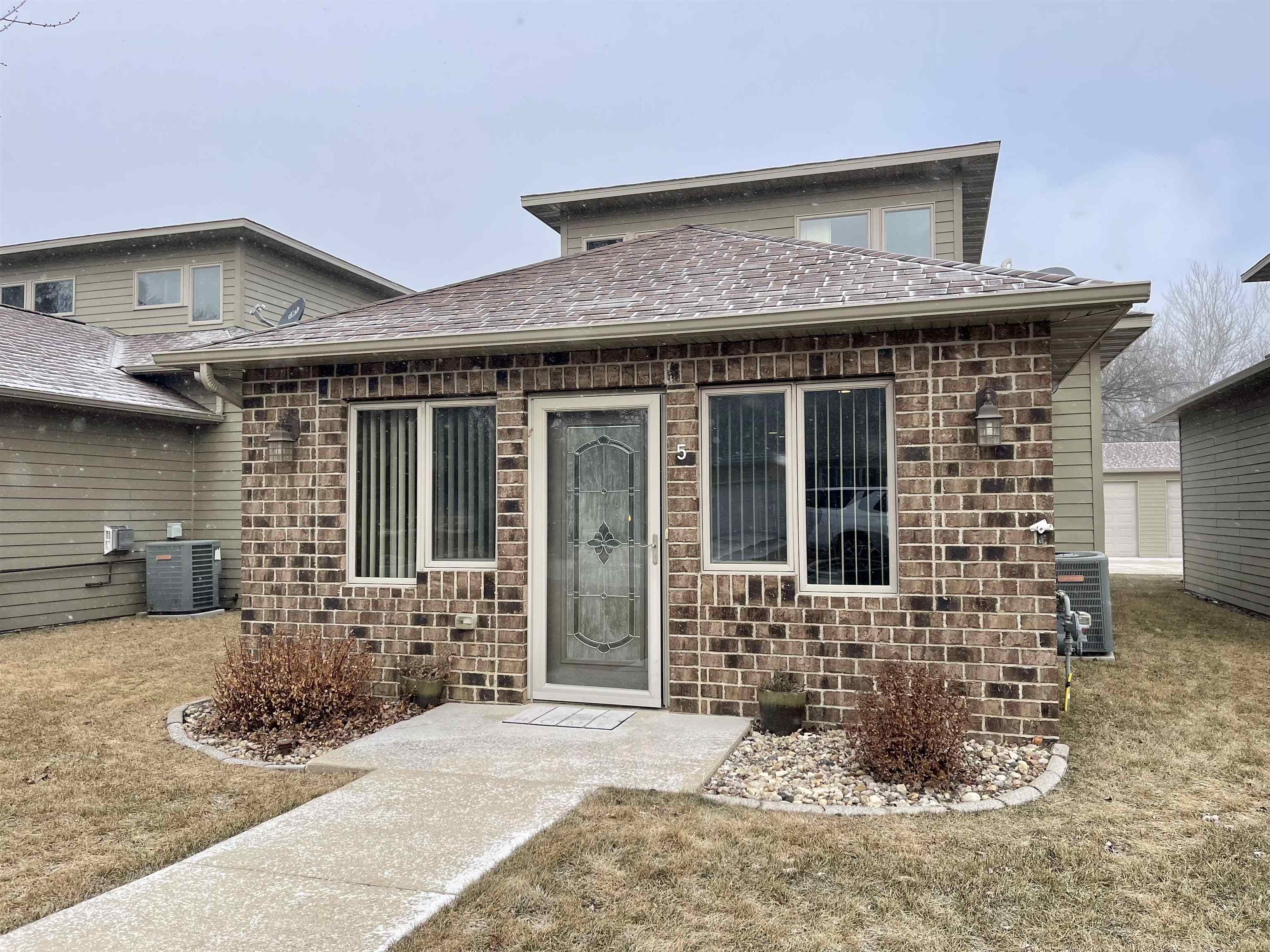 342 Benit Drive #5, Arnolds Park, IA 51331 
