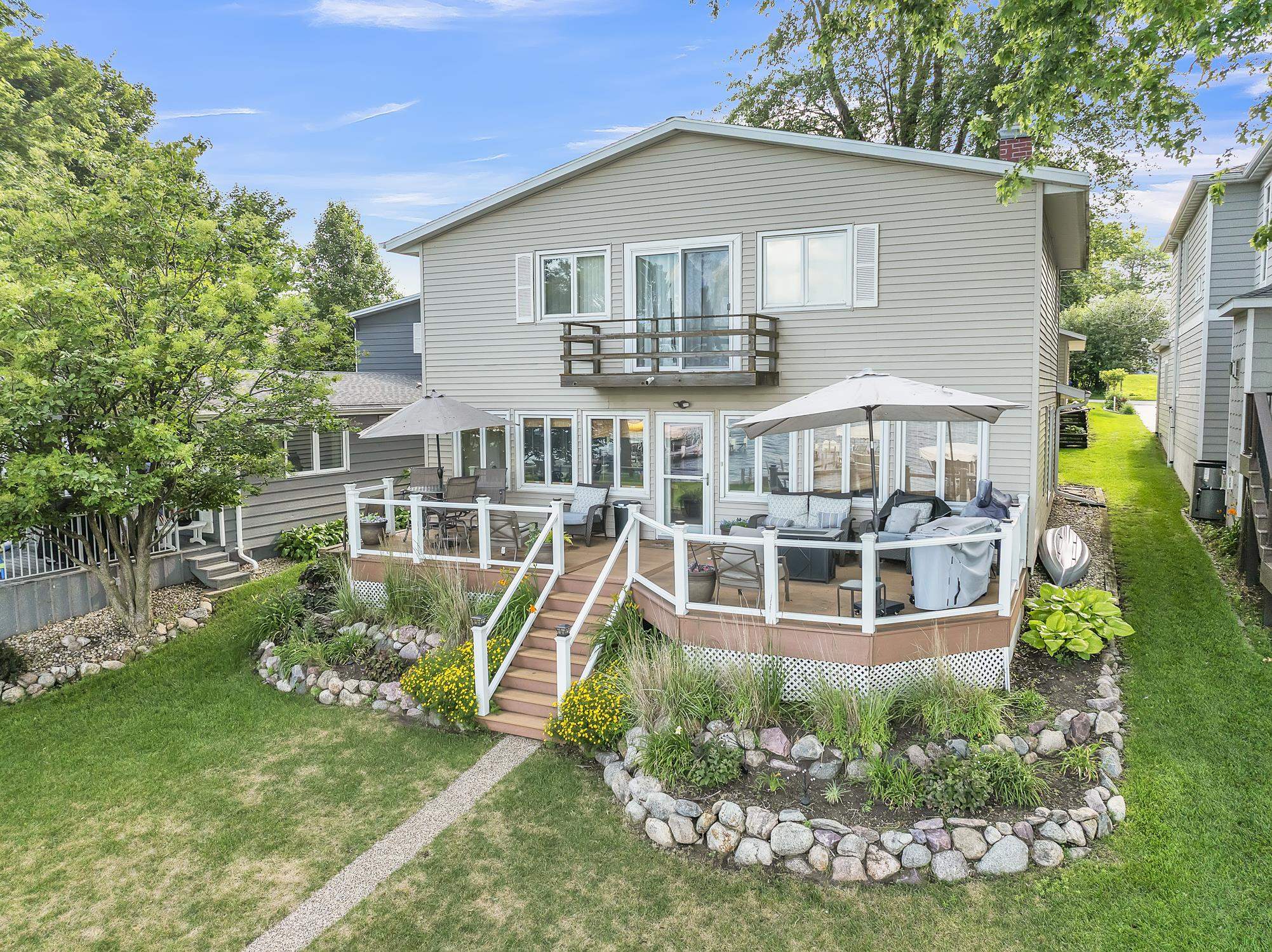 2818 Breezy Heights Drive, Wahpeton, IA 51360 