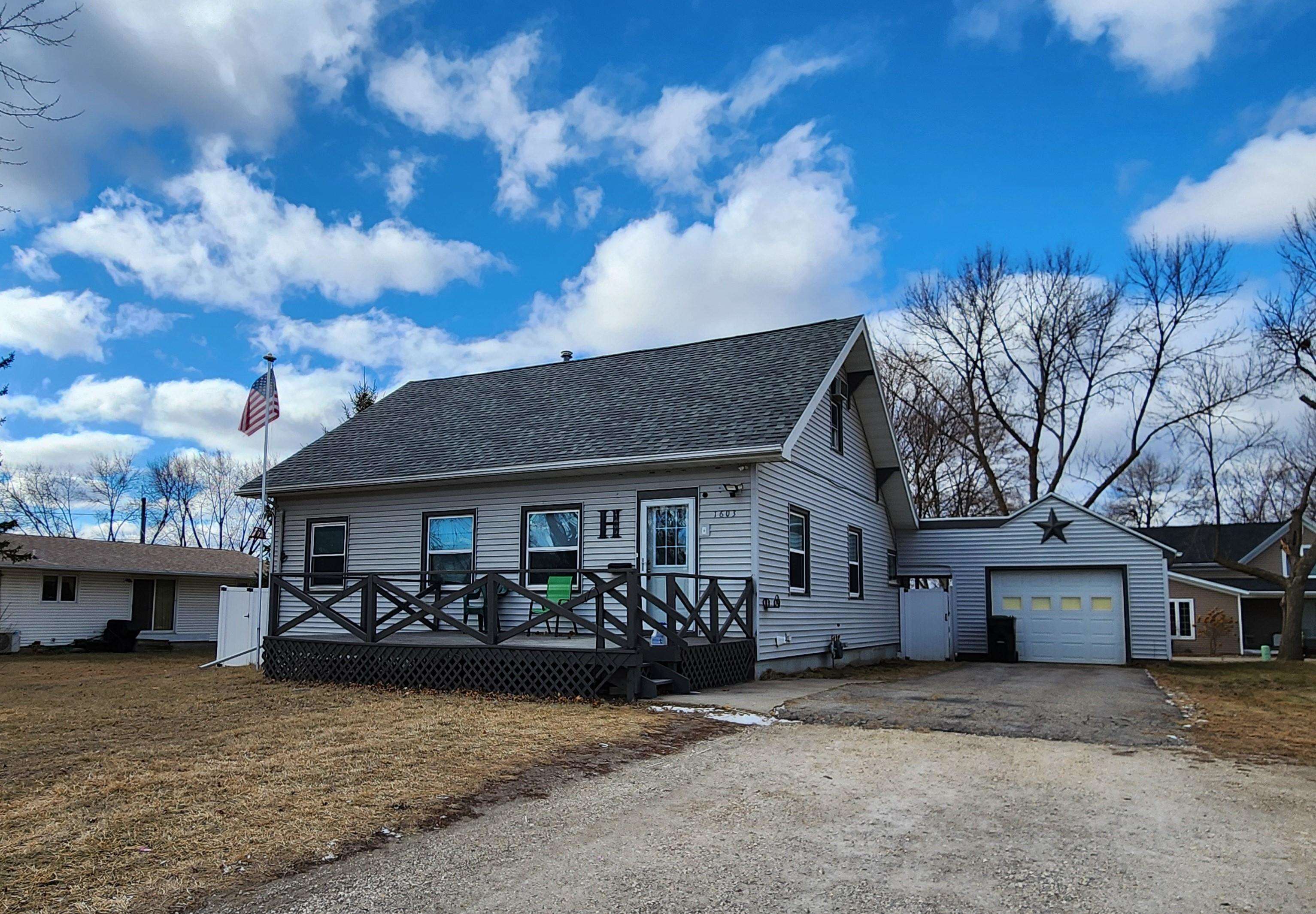 1603 Lawler Street, Emmetsburg, IA 50536 