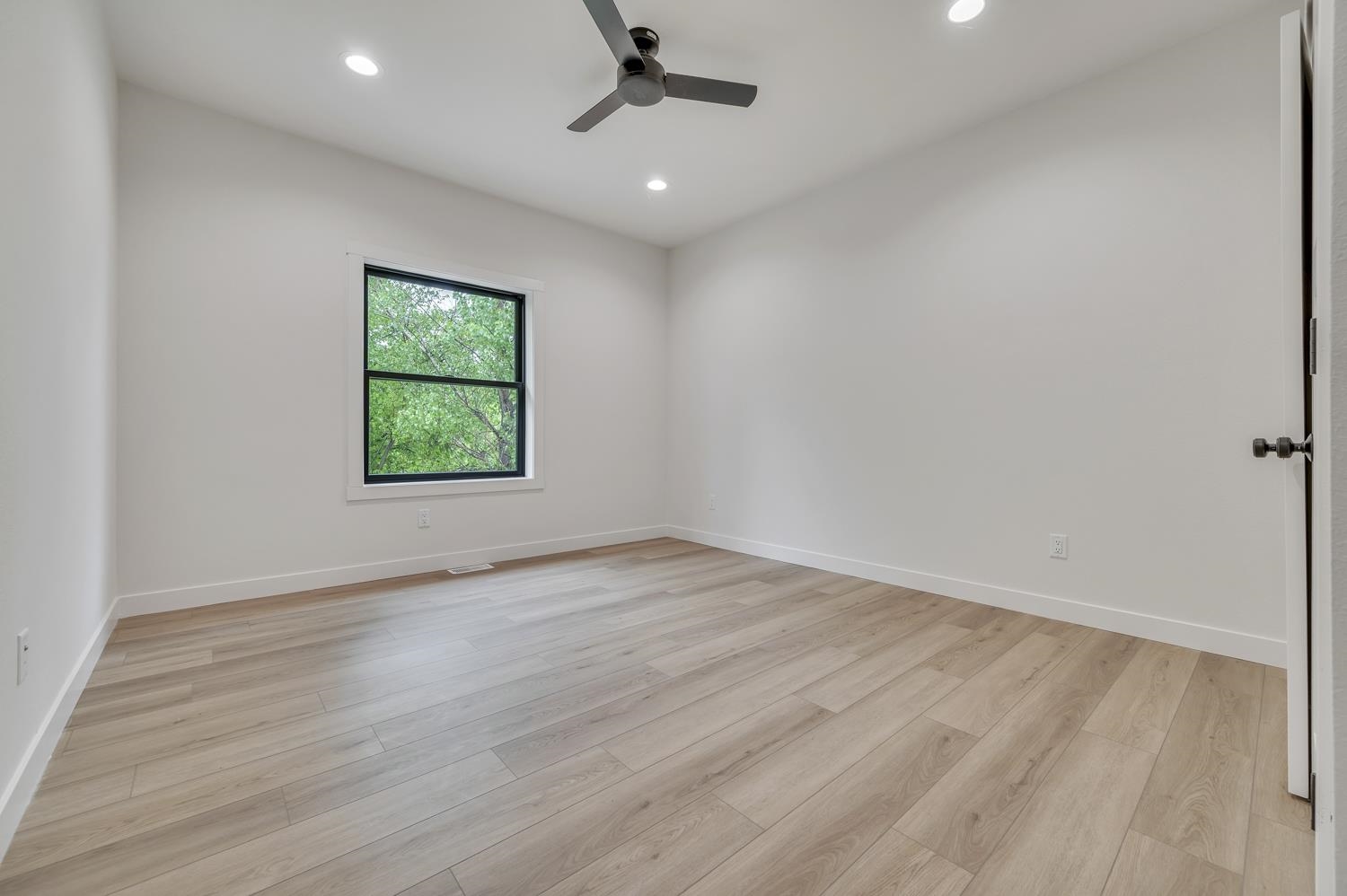 MLS #250079