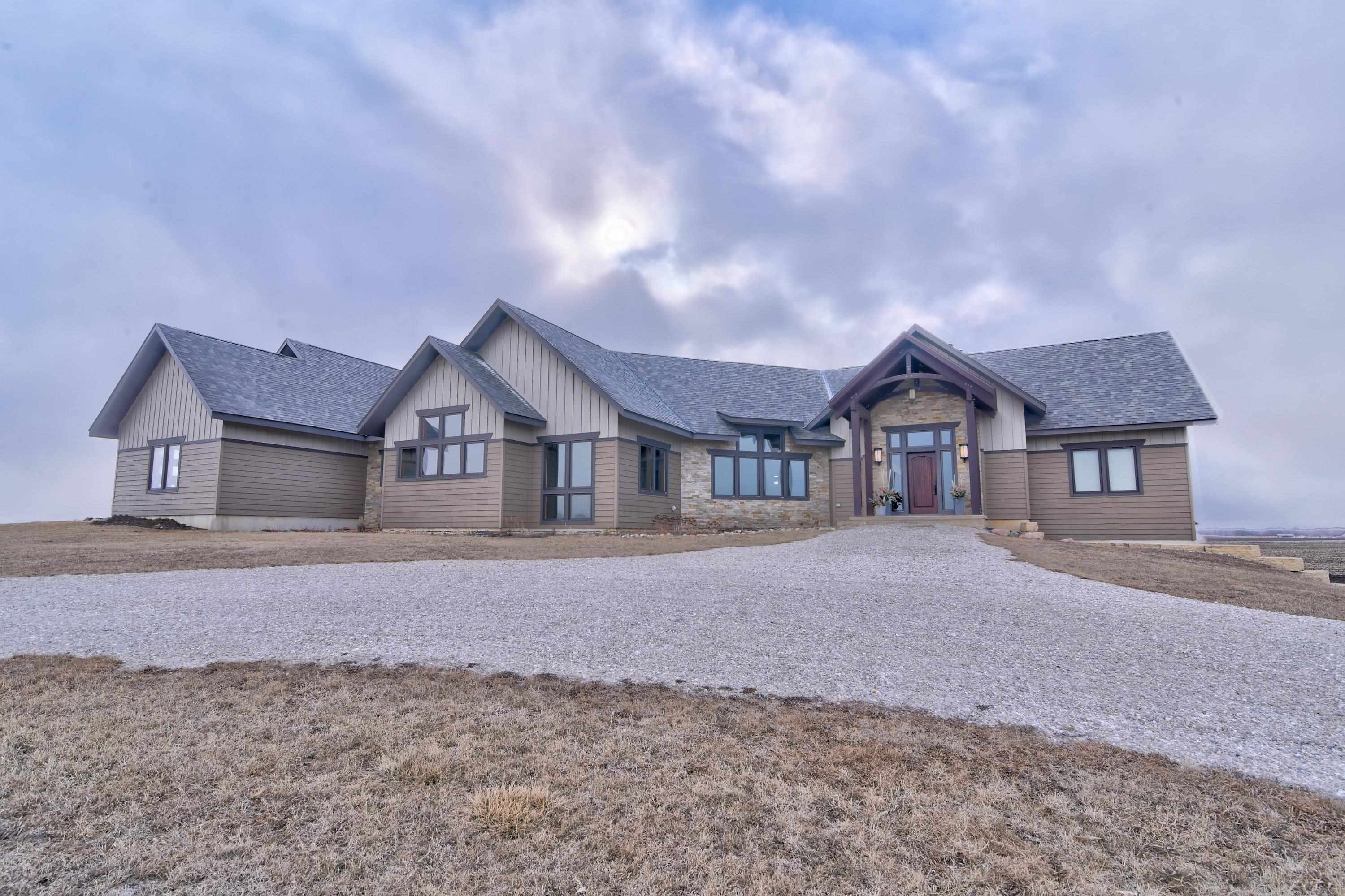 5526 475Th Street, West Bend, IA 50597 