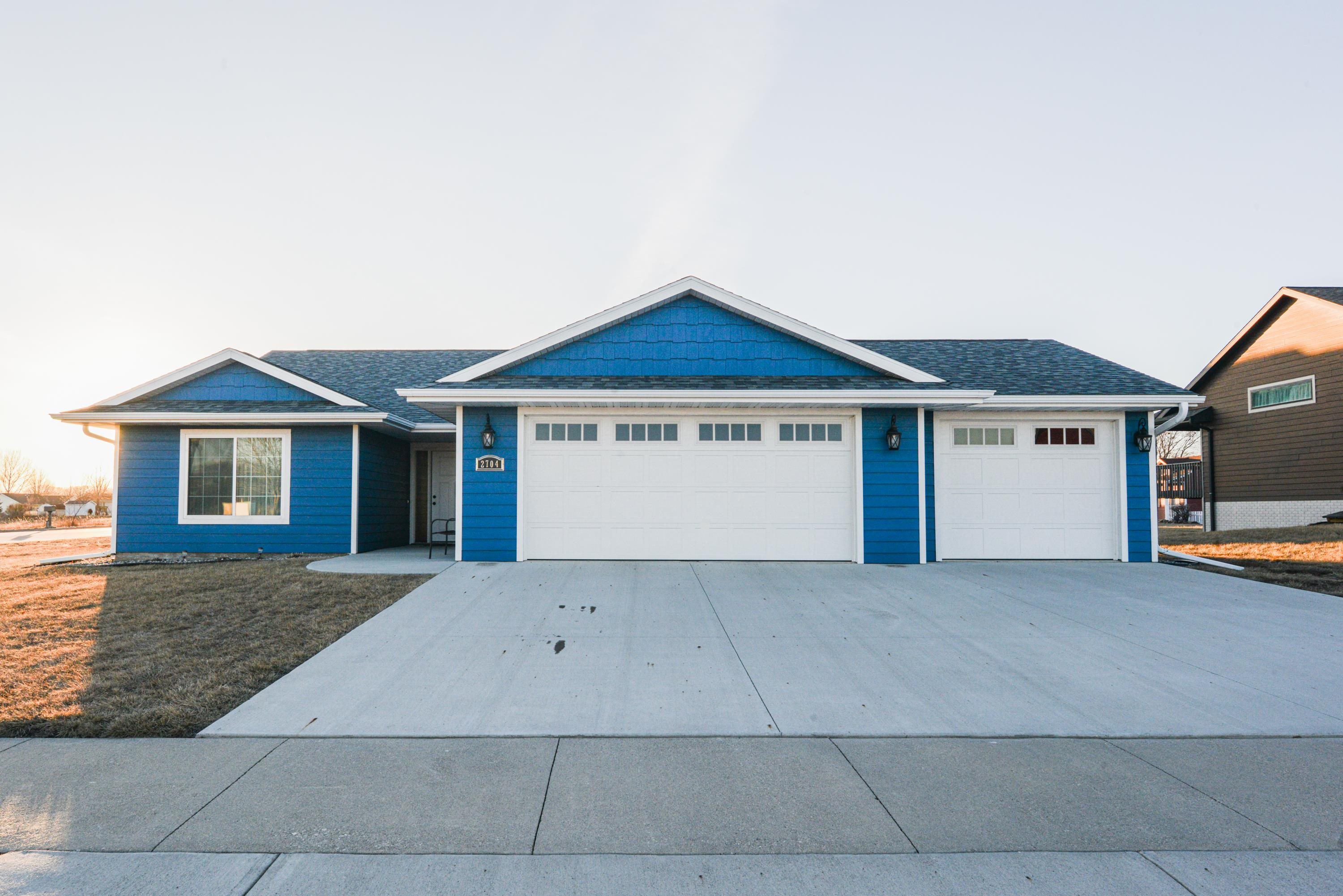 2704 Union Avenue, Spirit Lake, IA 51360 