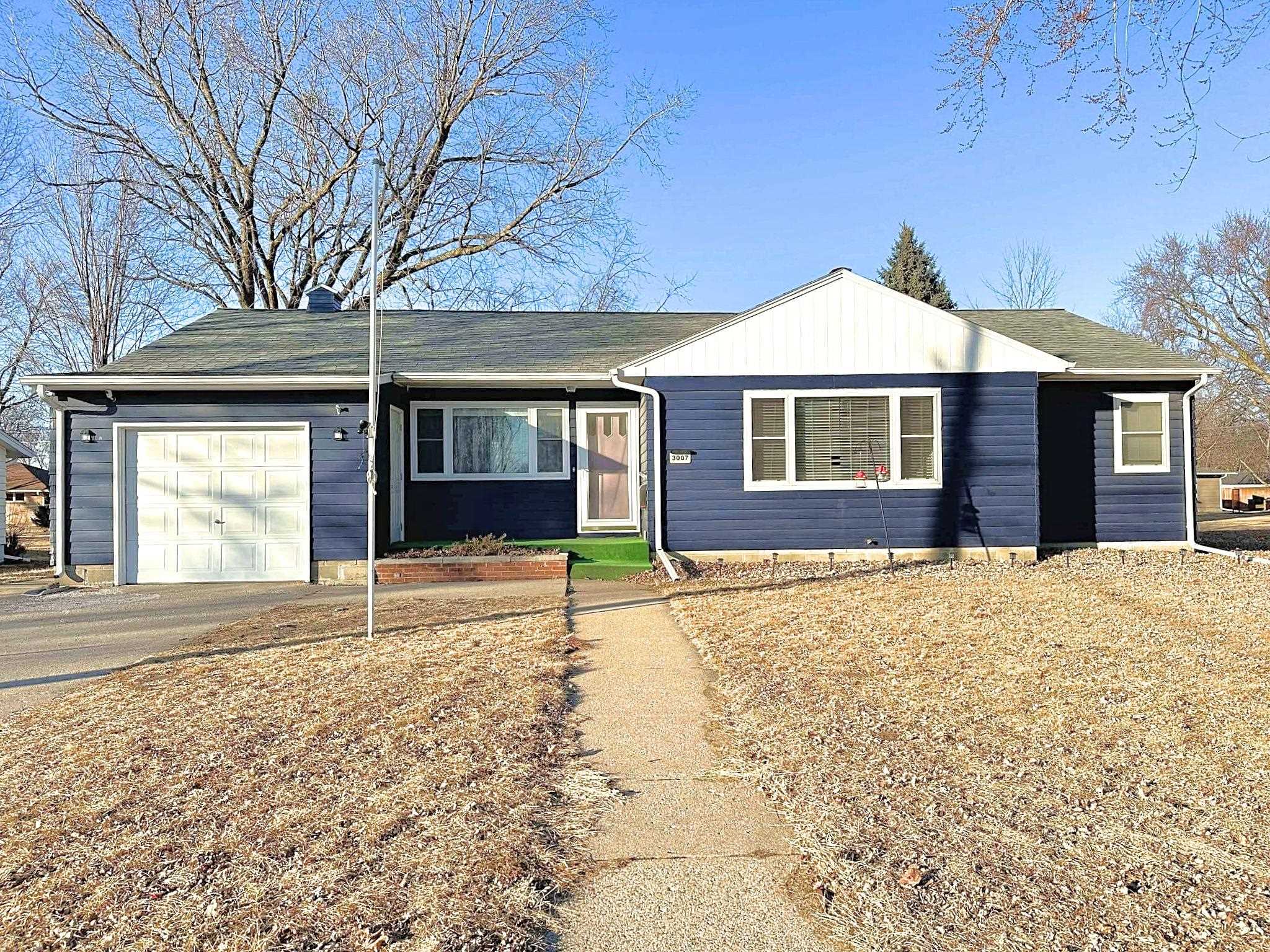3007 5th Street, Emmetsburg, IA 50536 