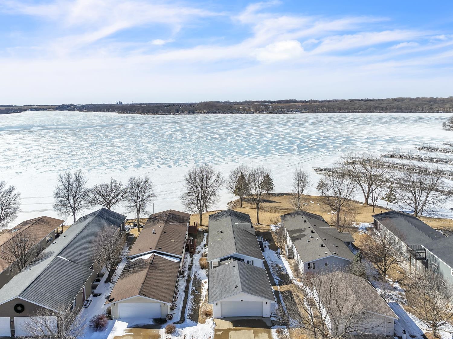 1107 Sunshine Rn, Arnolds Park, IA 51331 