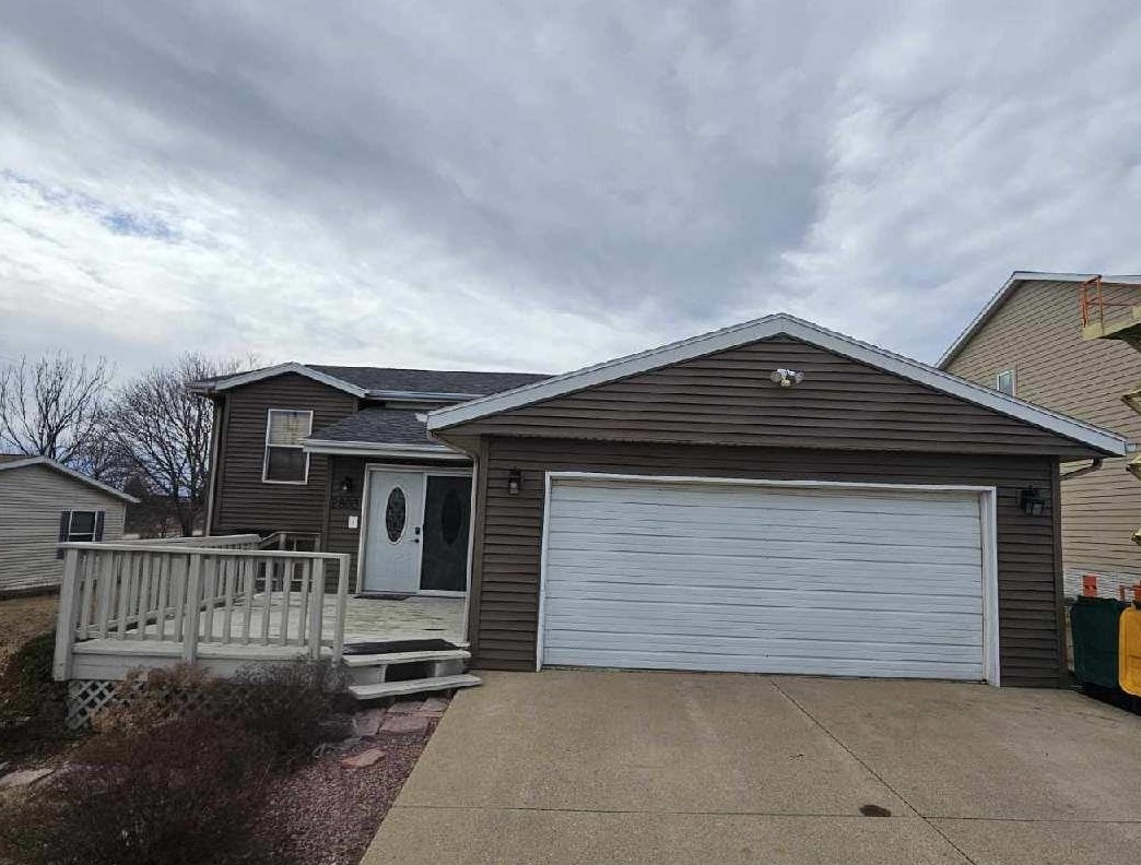 2803 Sportsmans Drive, Milford, IA 51301 