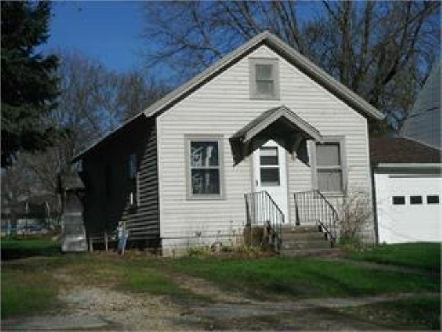 203 Lincoln Avenue, Graettinger, IA 51342 