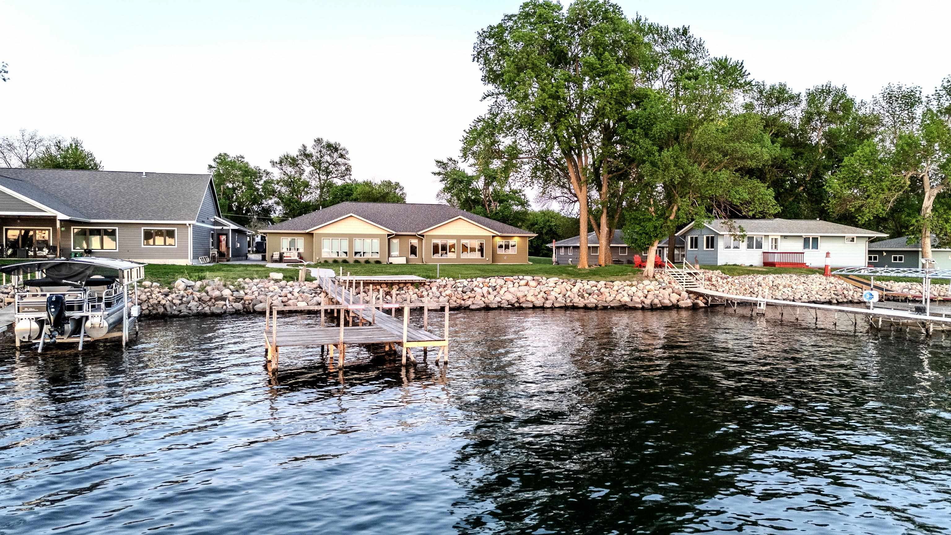 508 2nd Street, Lake Park, IA 51347 