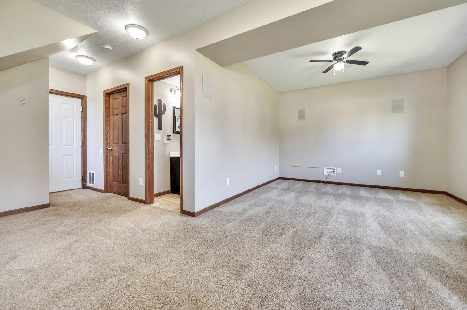 MLS #250200