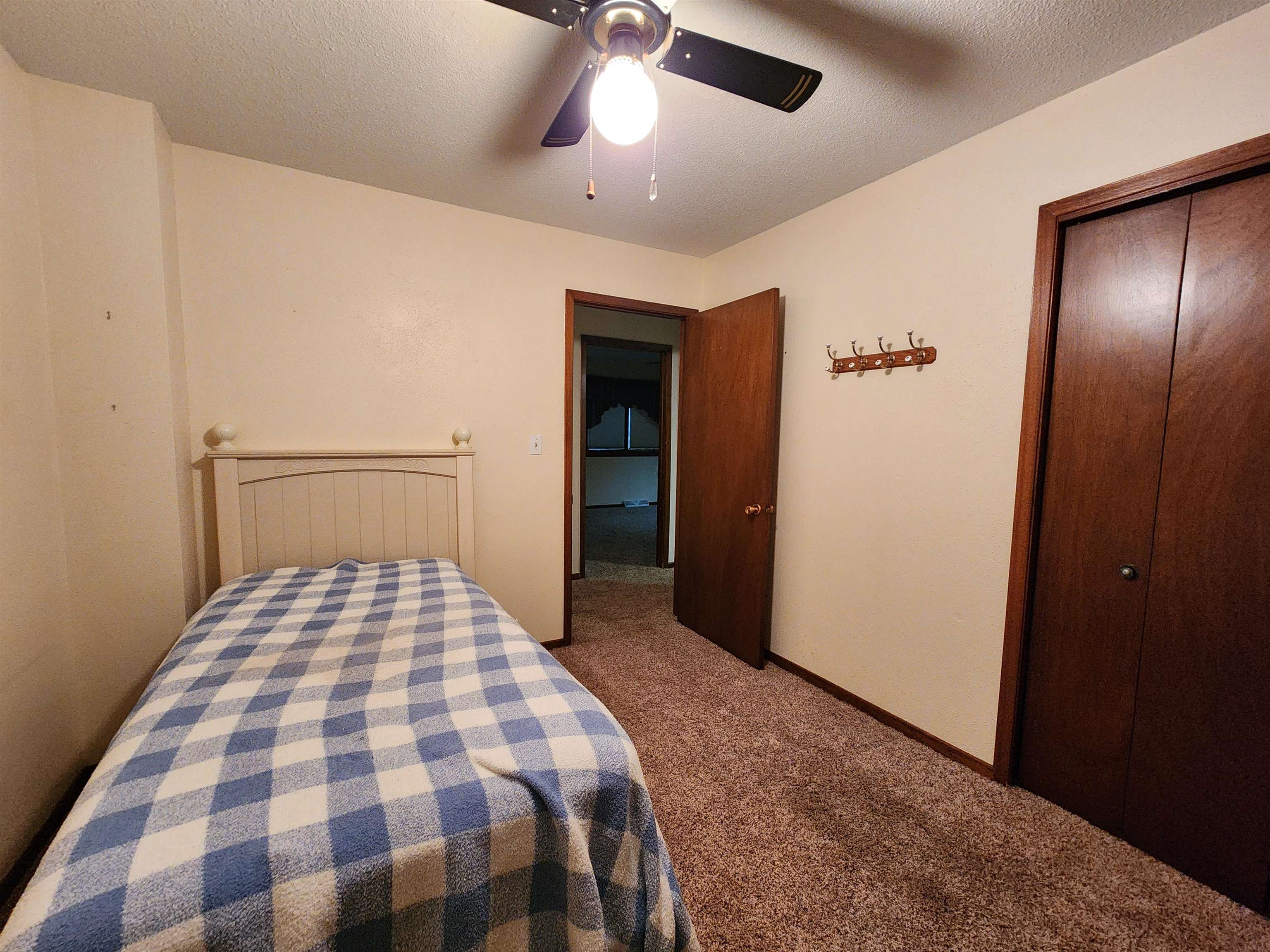 MLS #250202