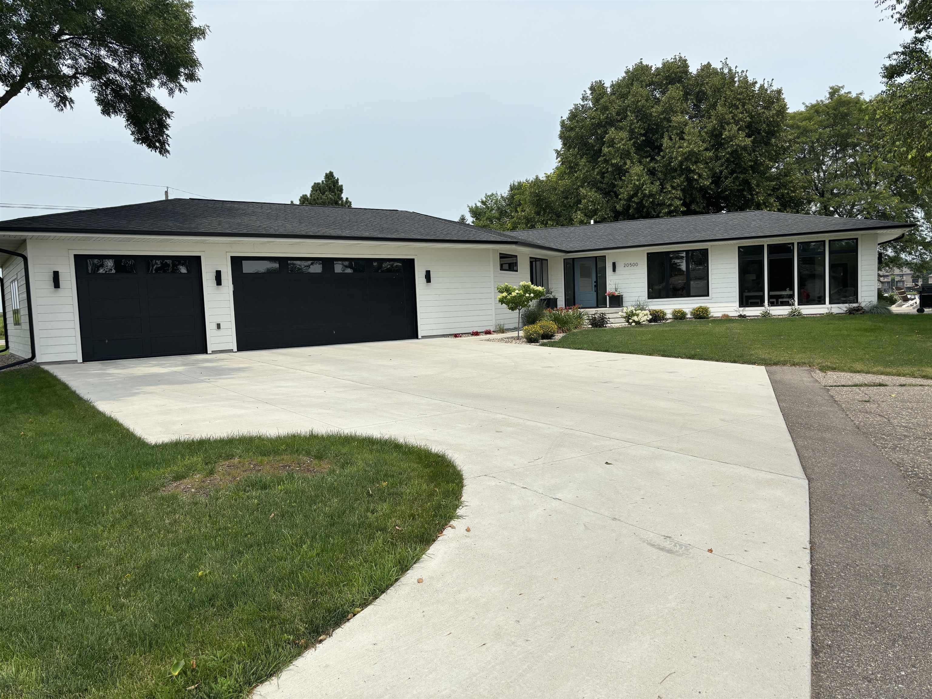 20500 Dolphin Road, Spirit Lake, IA 51360 