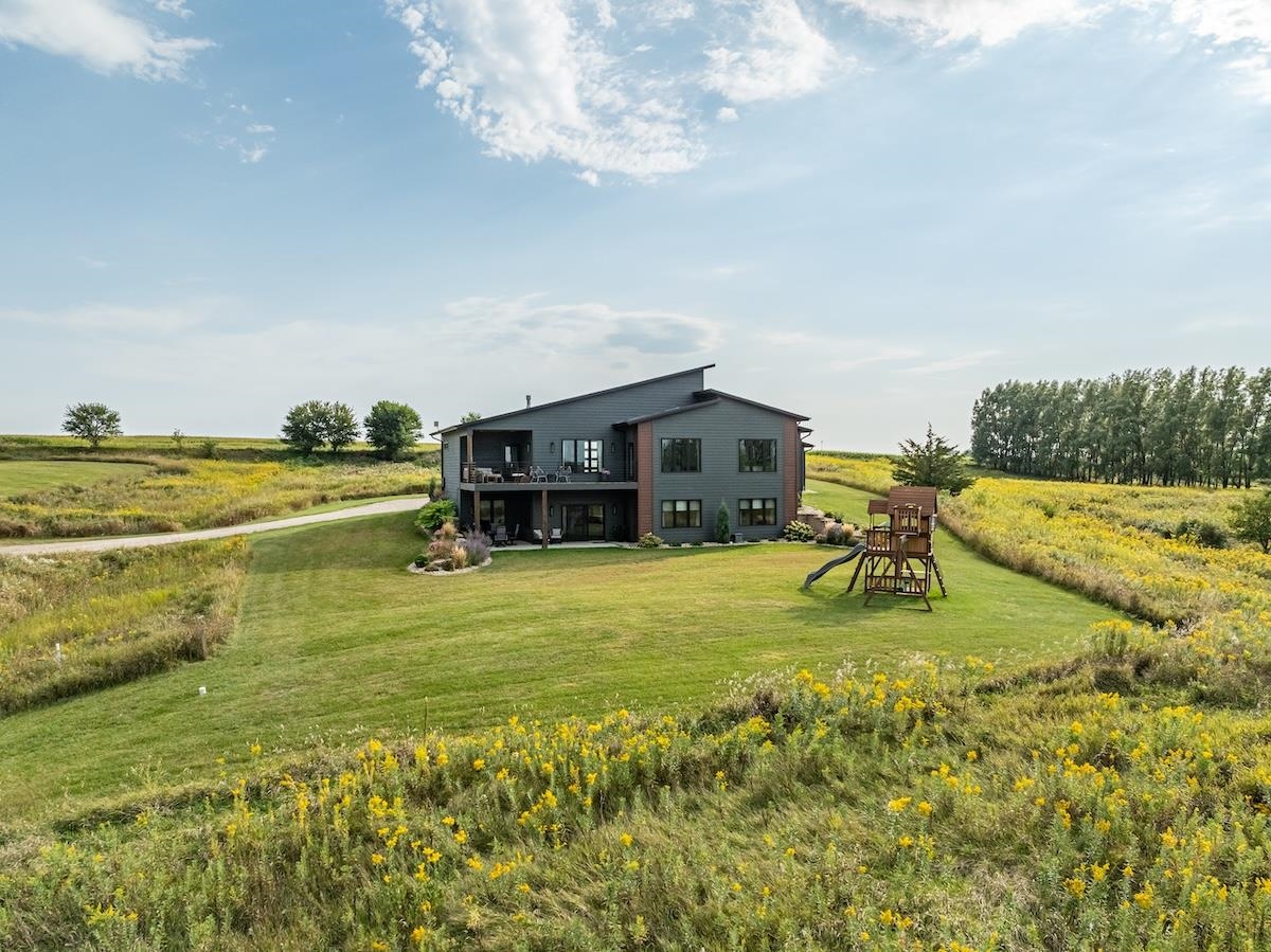 25155 182nd Street, Spirit Lake, IA 51360 