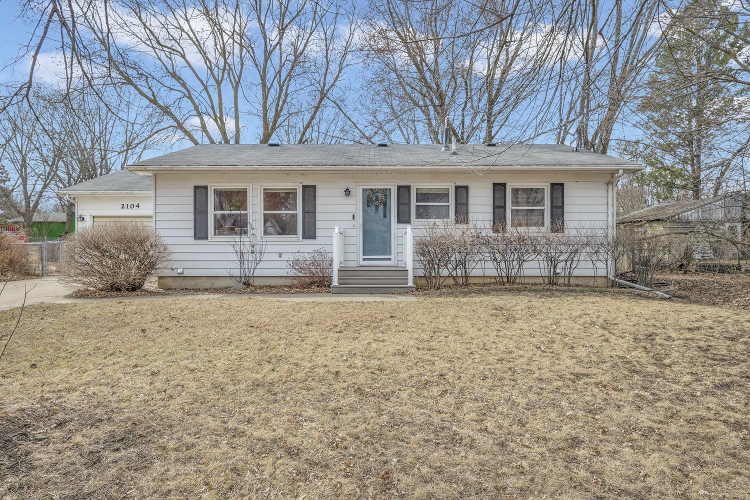 2104 Chicago Ave, Spirit Lake, IA 51360 